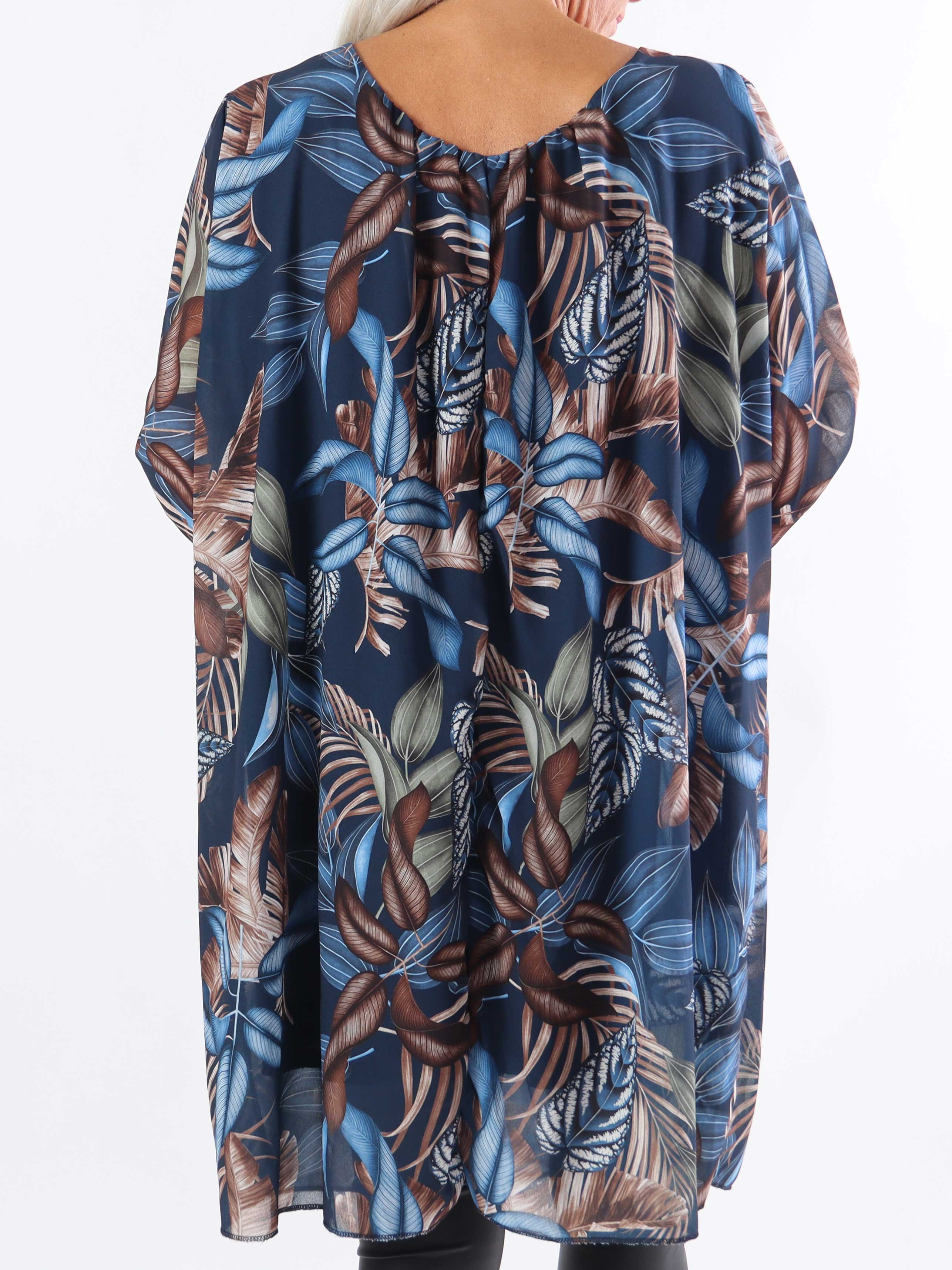 Lola - Söt tunikaklänning i plusstorlek med bladmönster