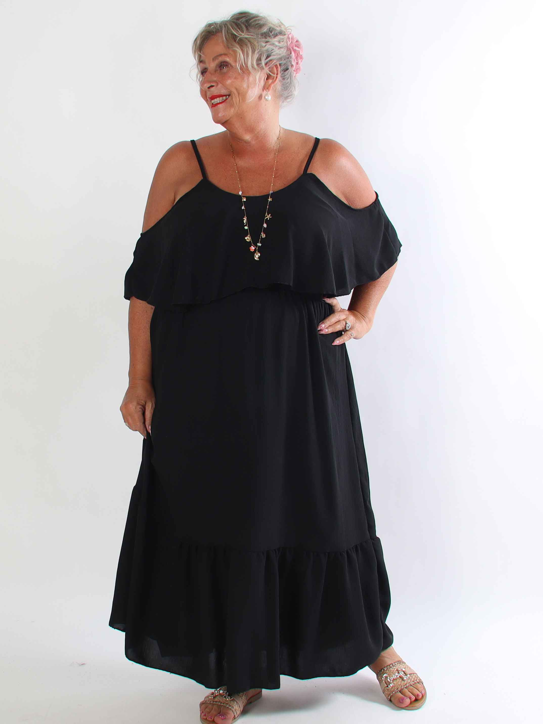 Luciana - Elegant lang plus size kjole i viskoseblanding med åbne skuldre