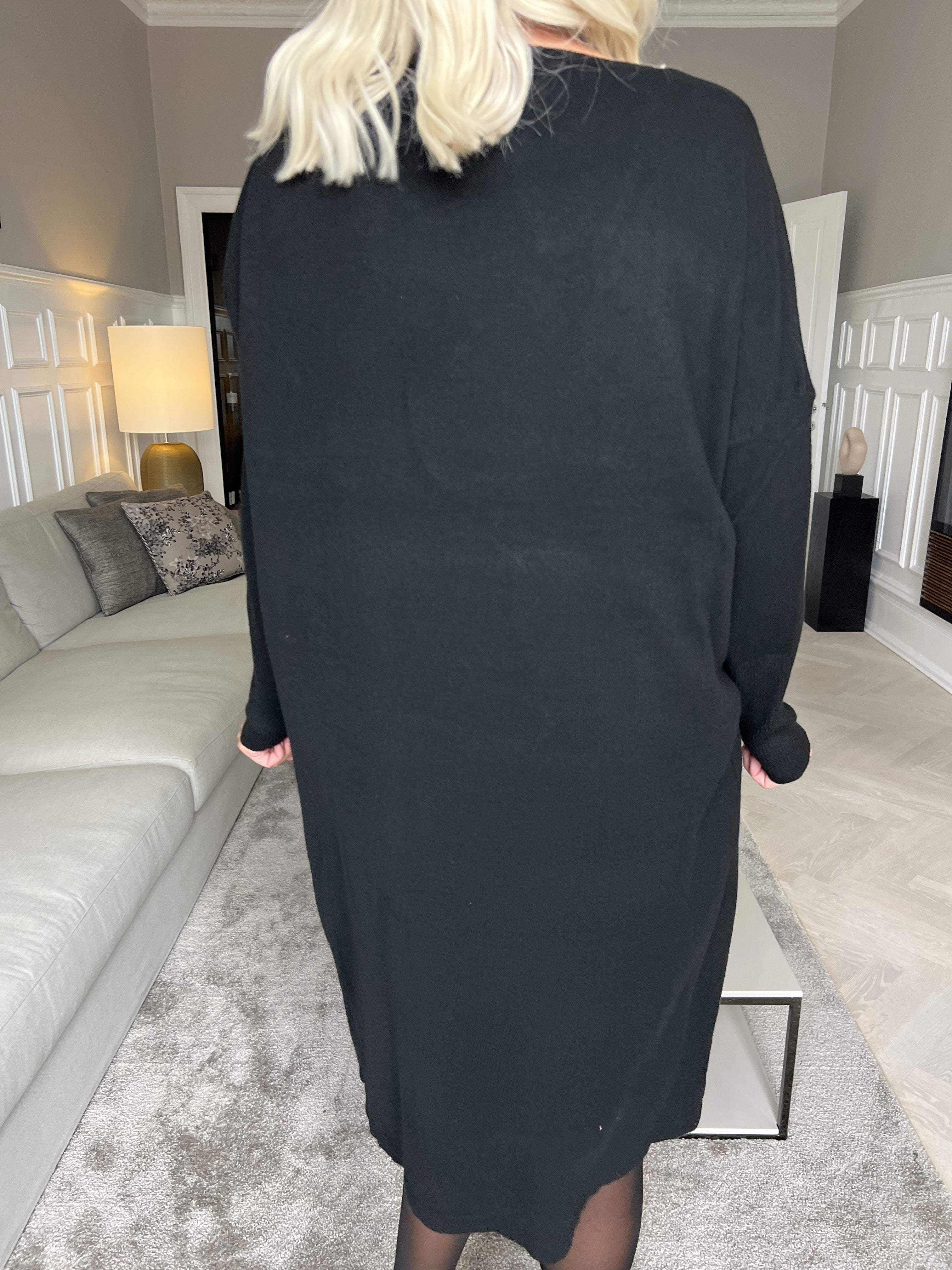 Luna - Mjuk stickad plus size klänning med strass