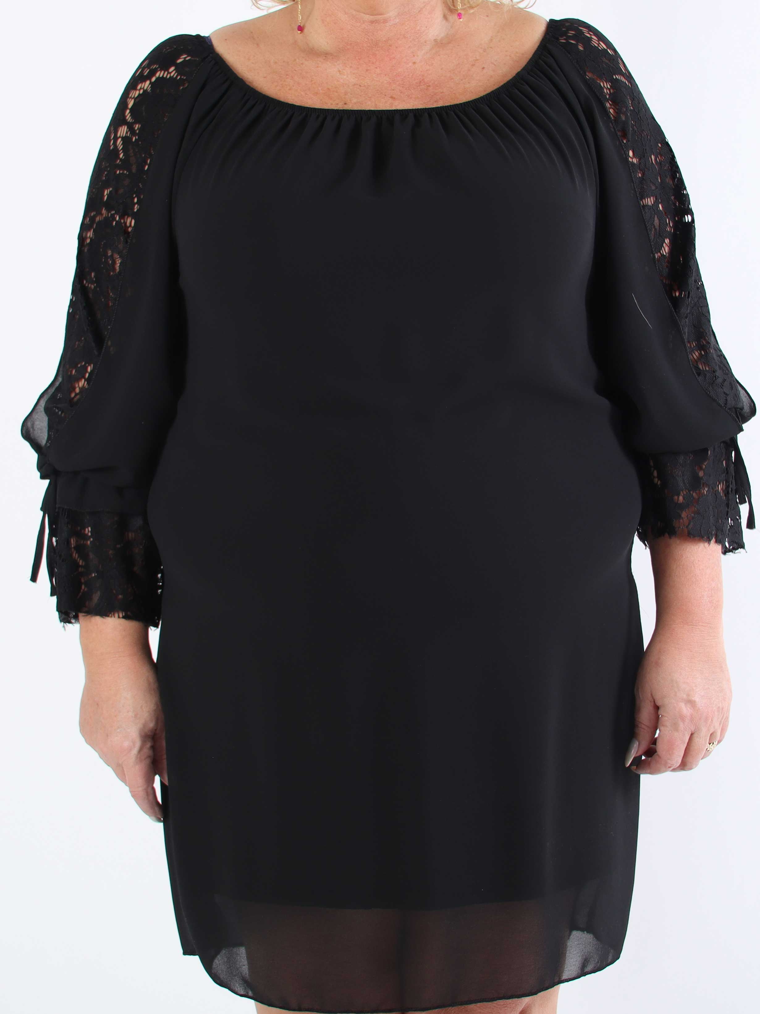 Lupita - Plus size tunikaklänning med spetsärmar