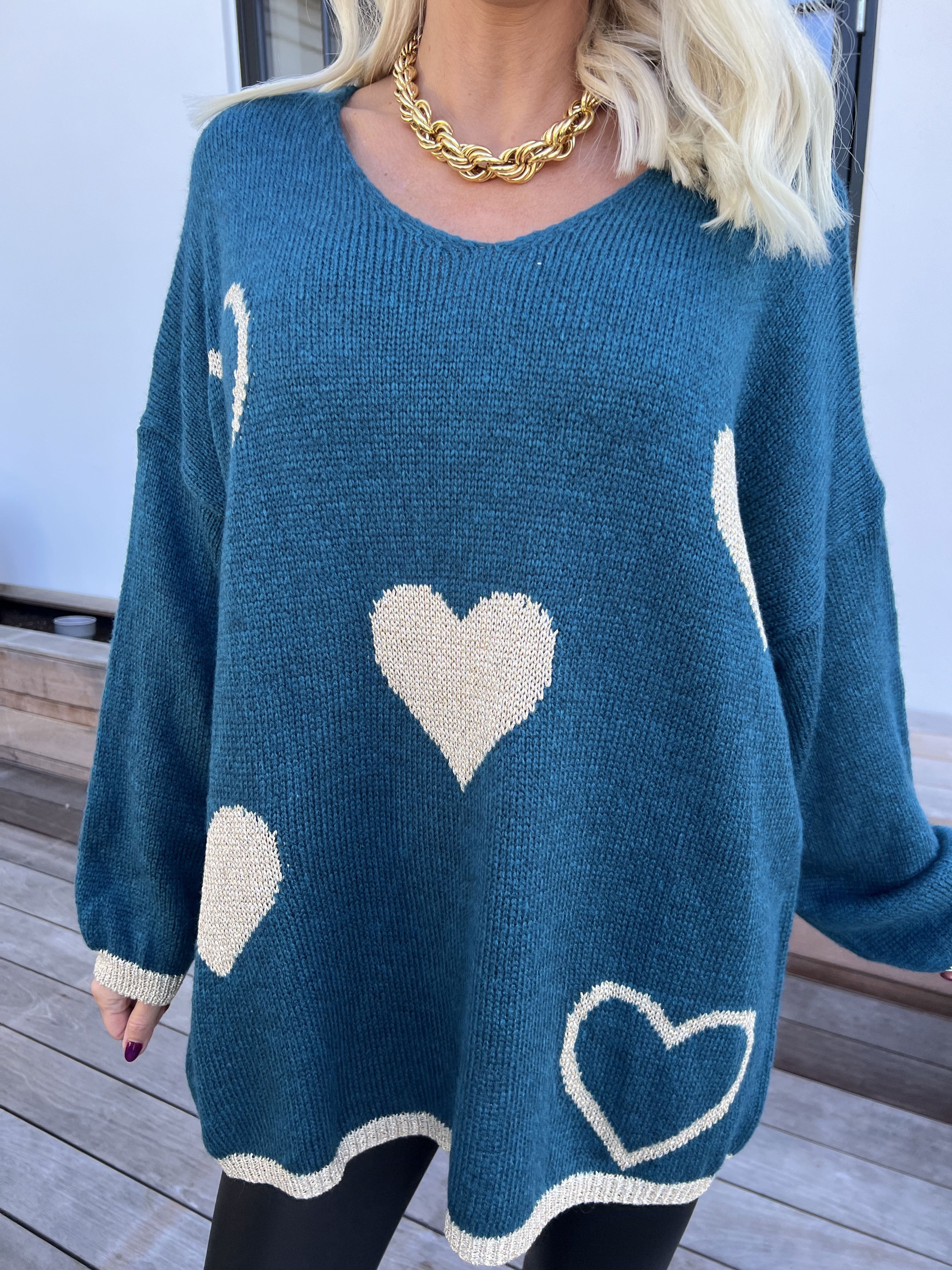 Lydia - Stickad tröja med hjärtan i guldfärgad glittertråd