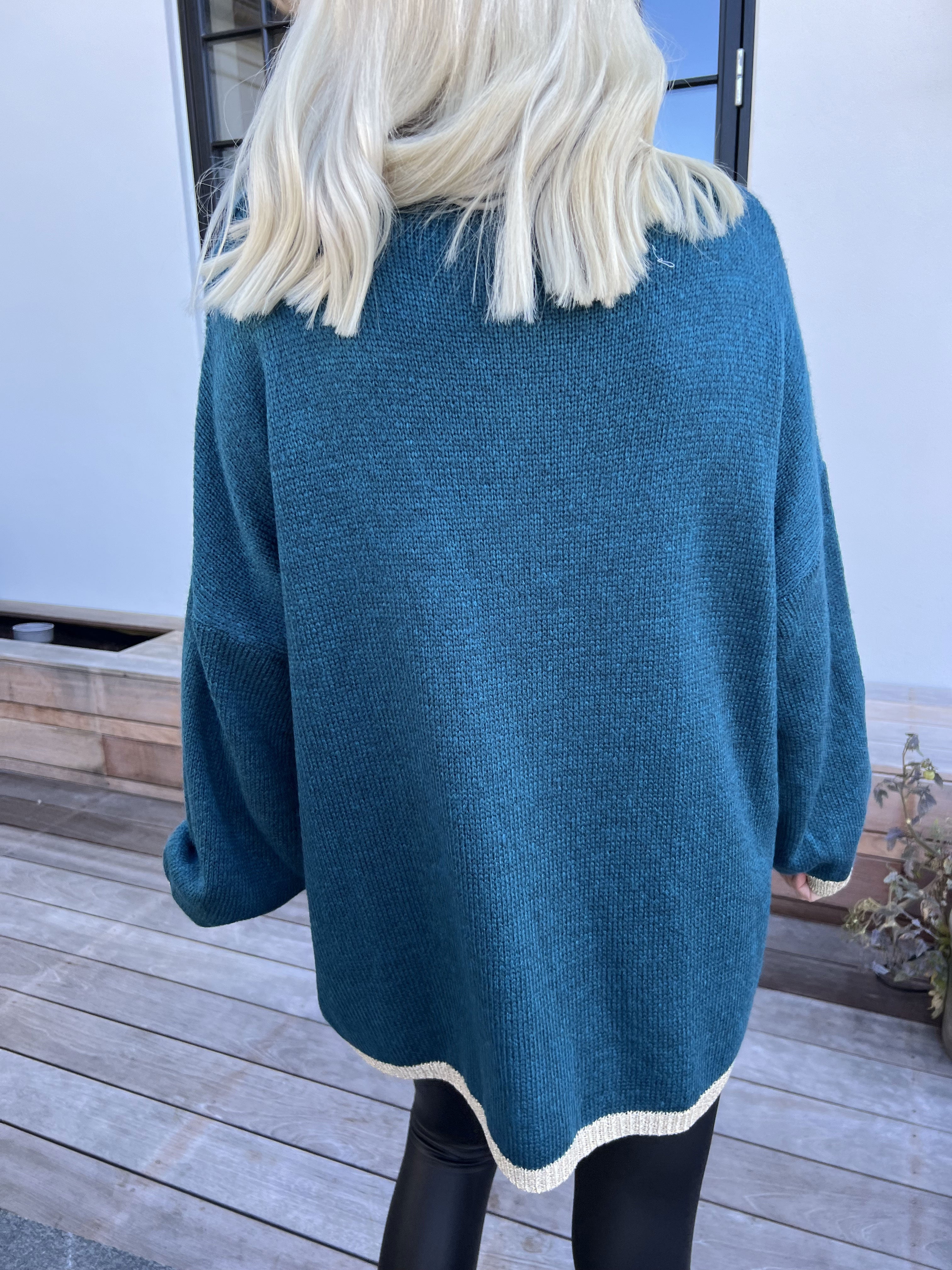 Lydia - Stickad tröja med hjärtan i guldfärgad glittertråd