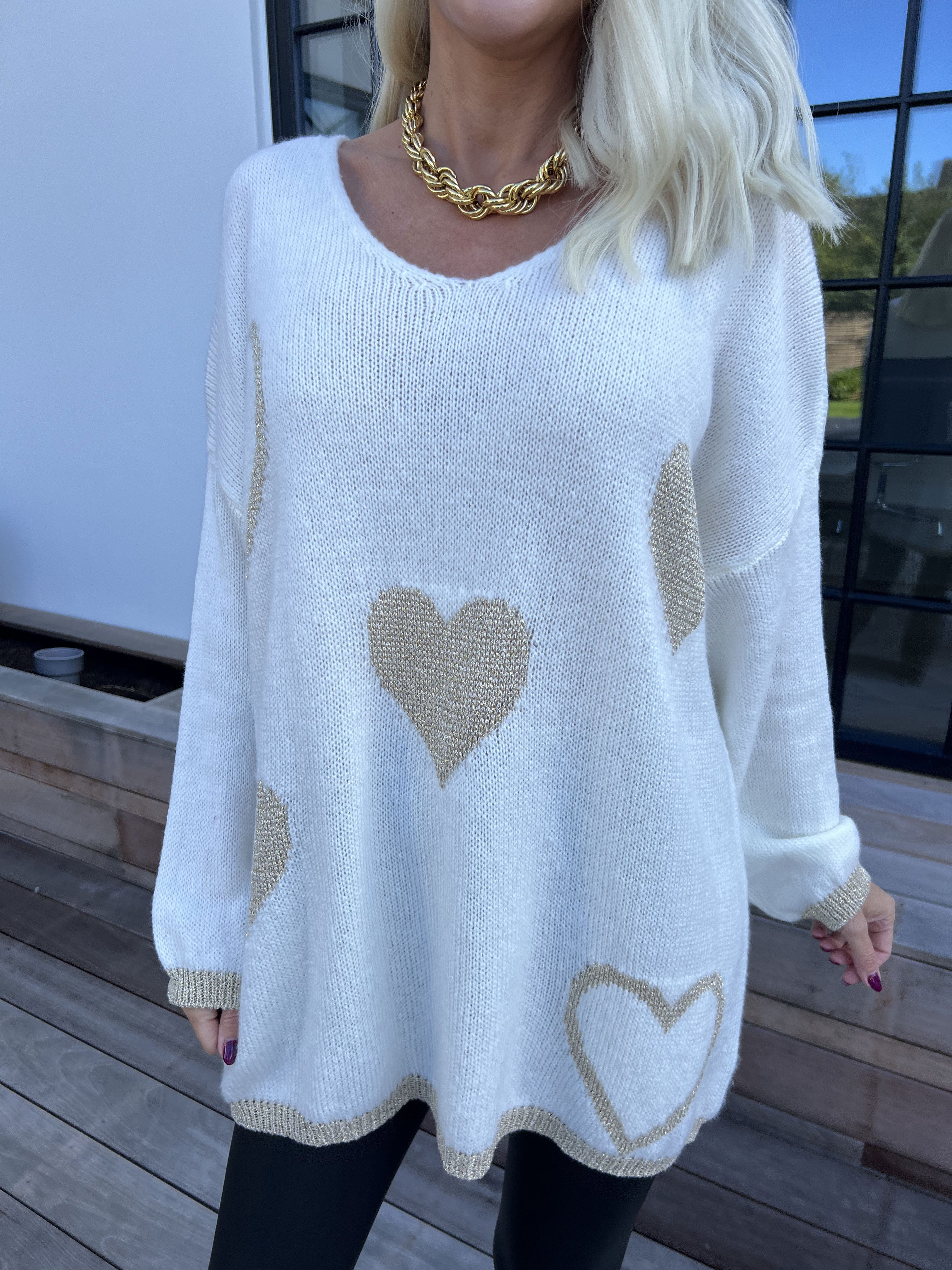 Lydia - Stickad tröja med hjärtan i guldfärgad glittertråd