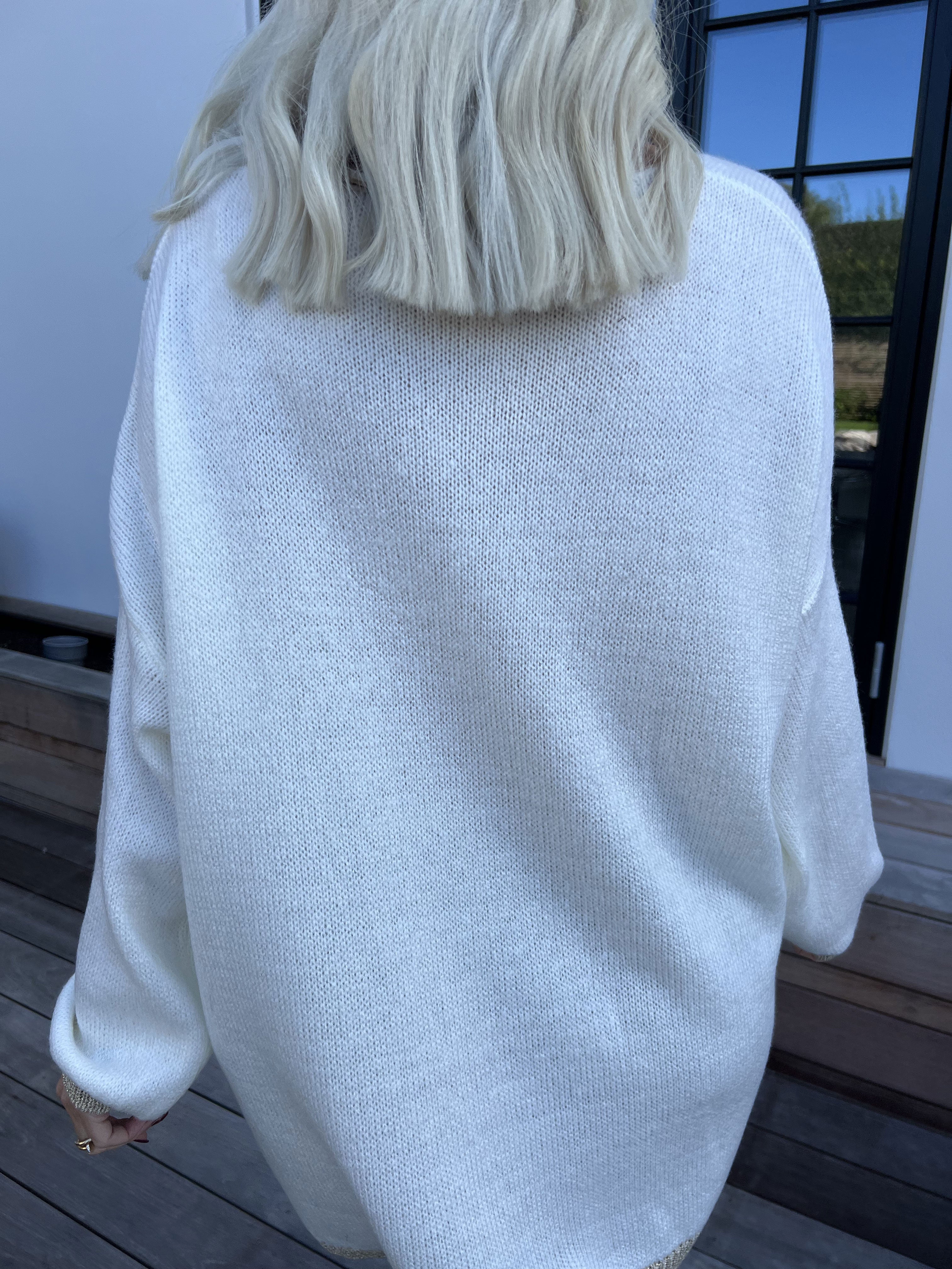 Lydia - Stickad tröja med hjärtan i guldfärgad glittertråd