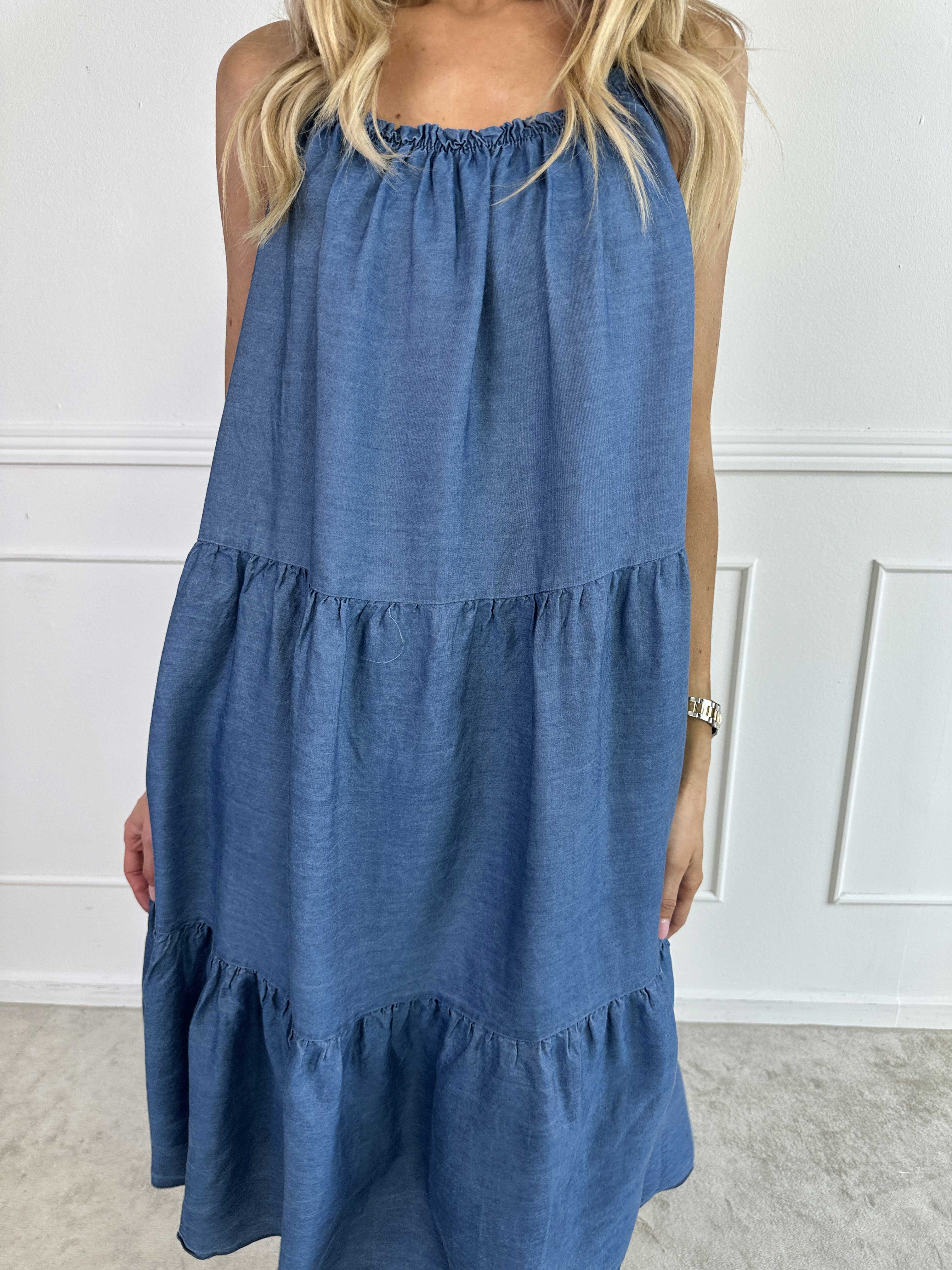 Lyla - Lång lager på lager klänning i denim