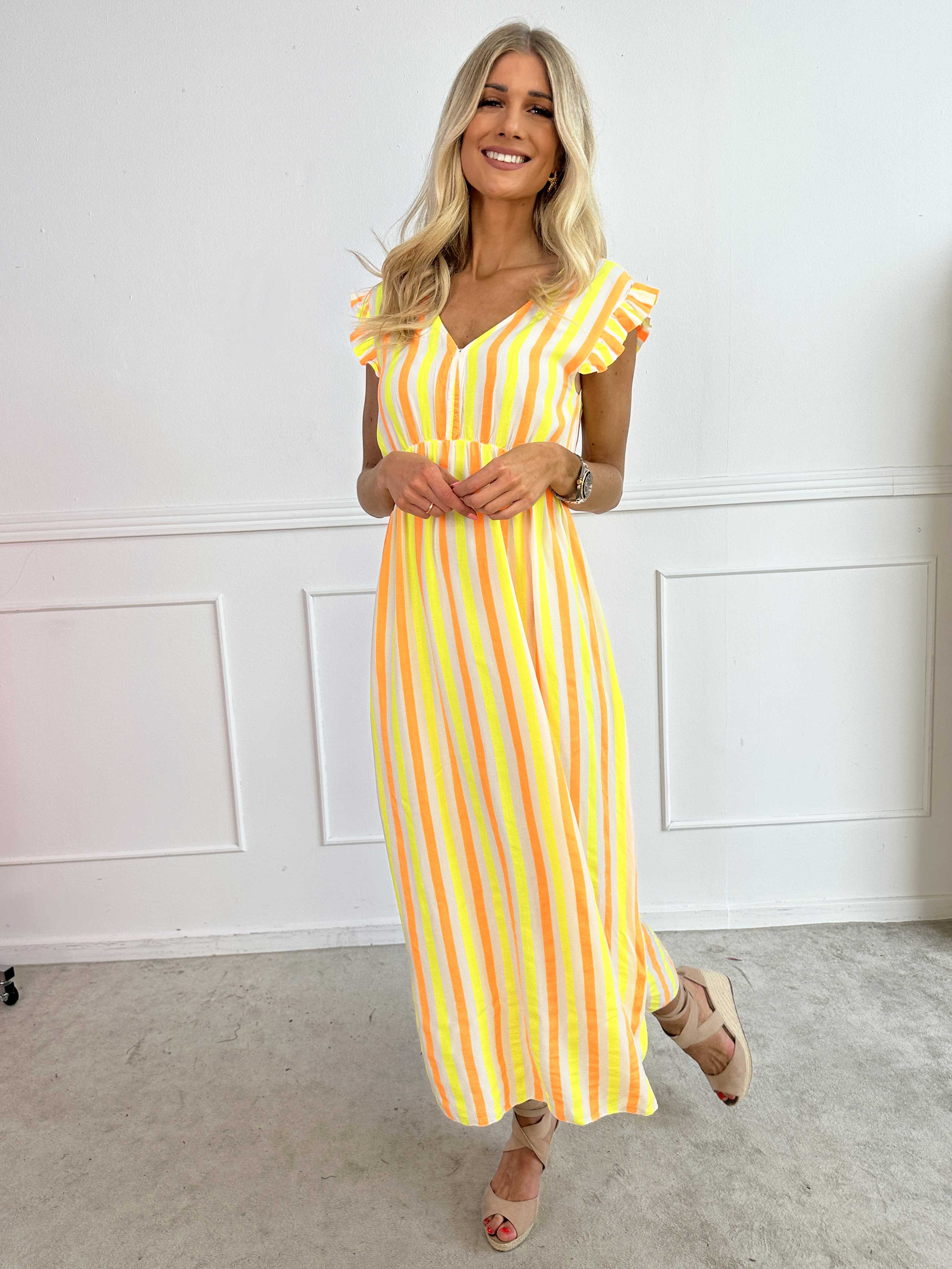 Lyssa - Lång randig klänning i viskos med färgade ränder