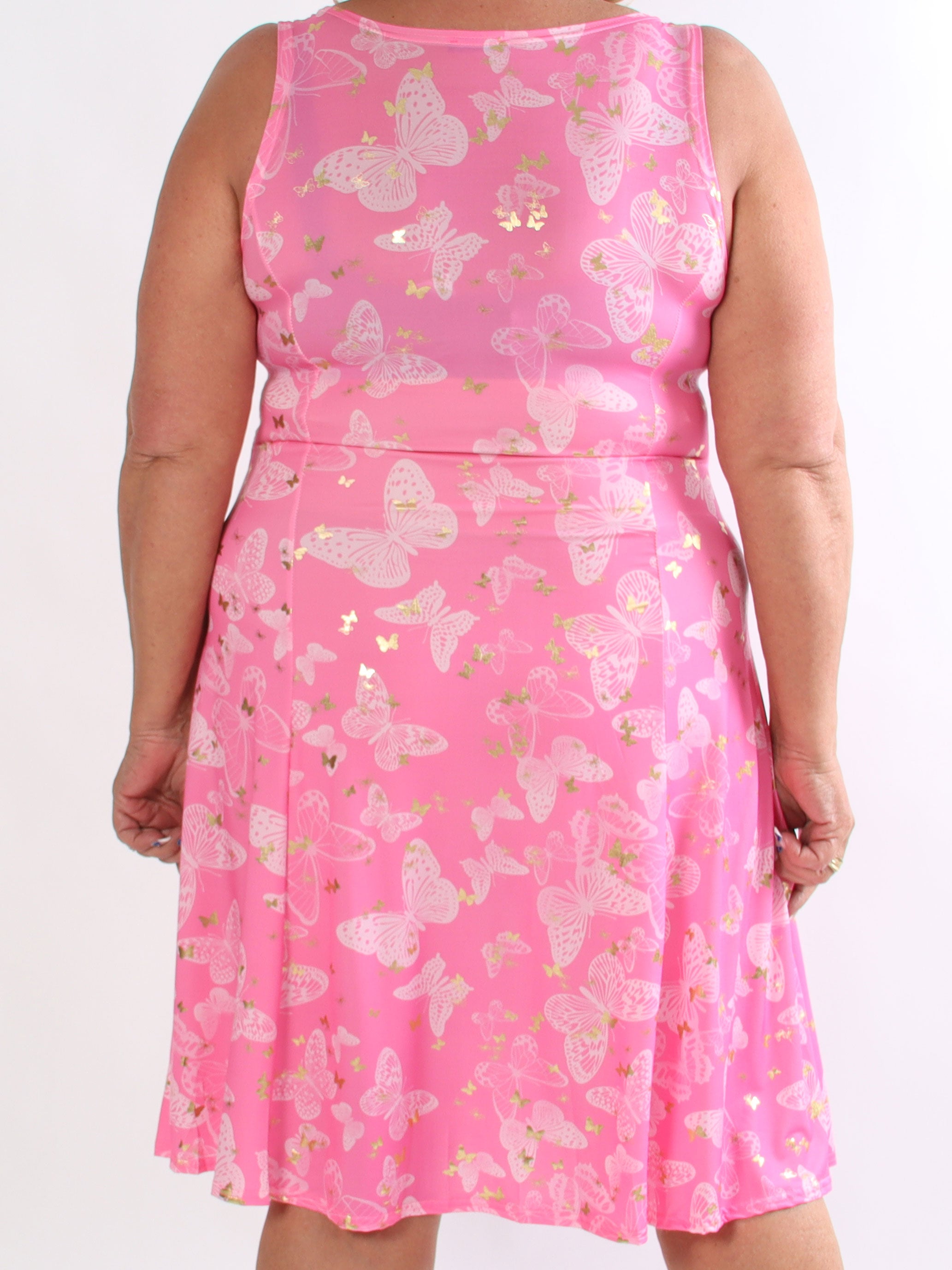 Maj Butterfly - Elastisk plus size sommarklänning i a-linjeform med fjärilstryck
