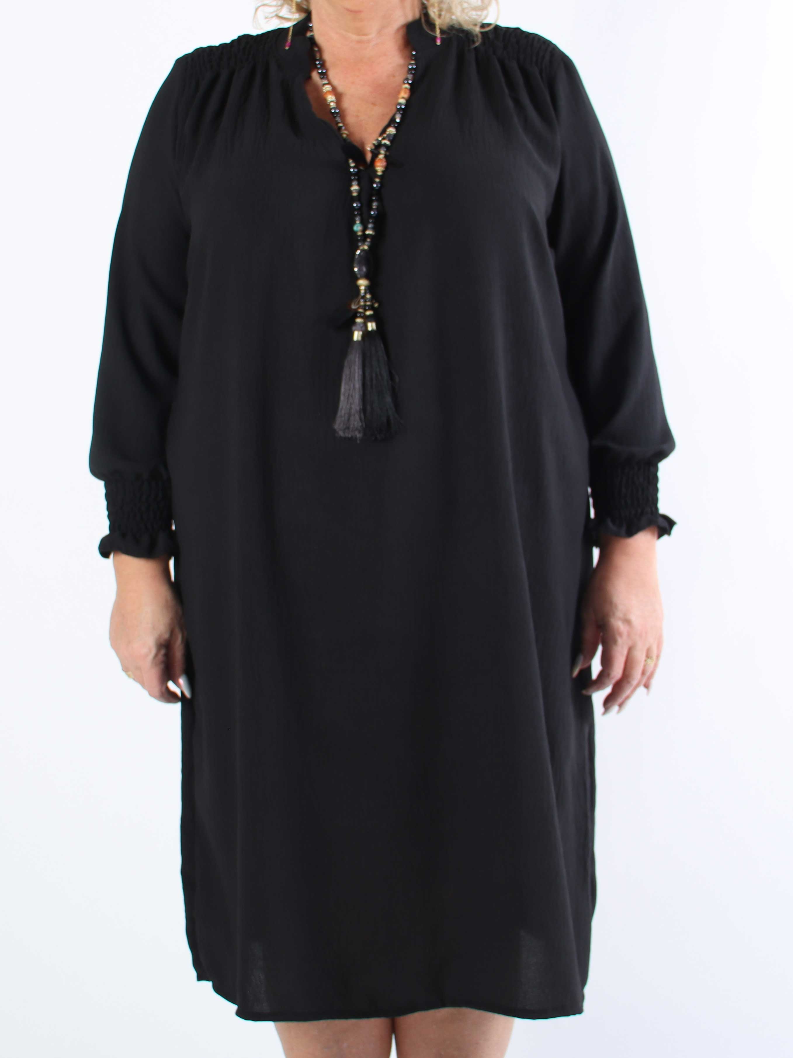 Marisol - Söt plus size-klänning med smock och v-ringning