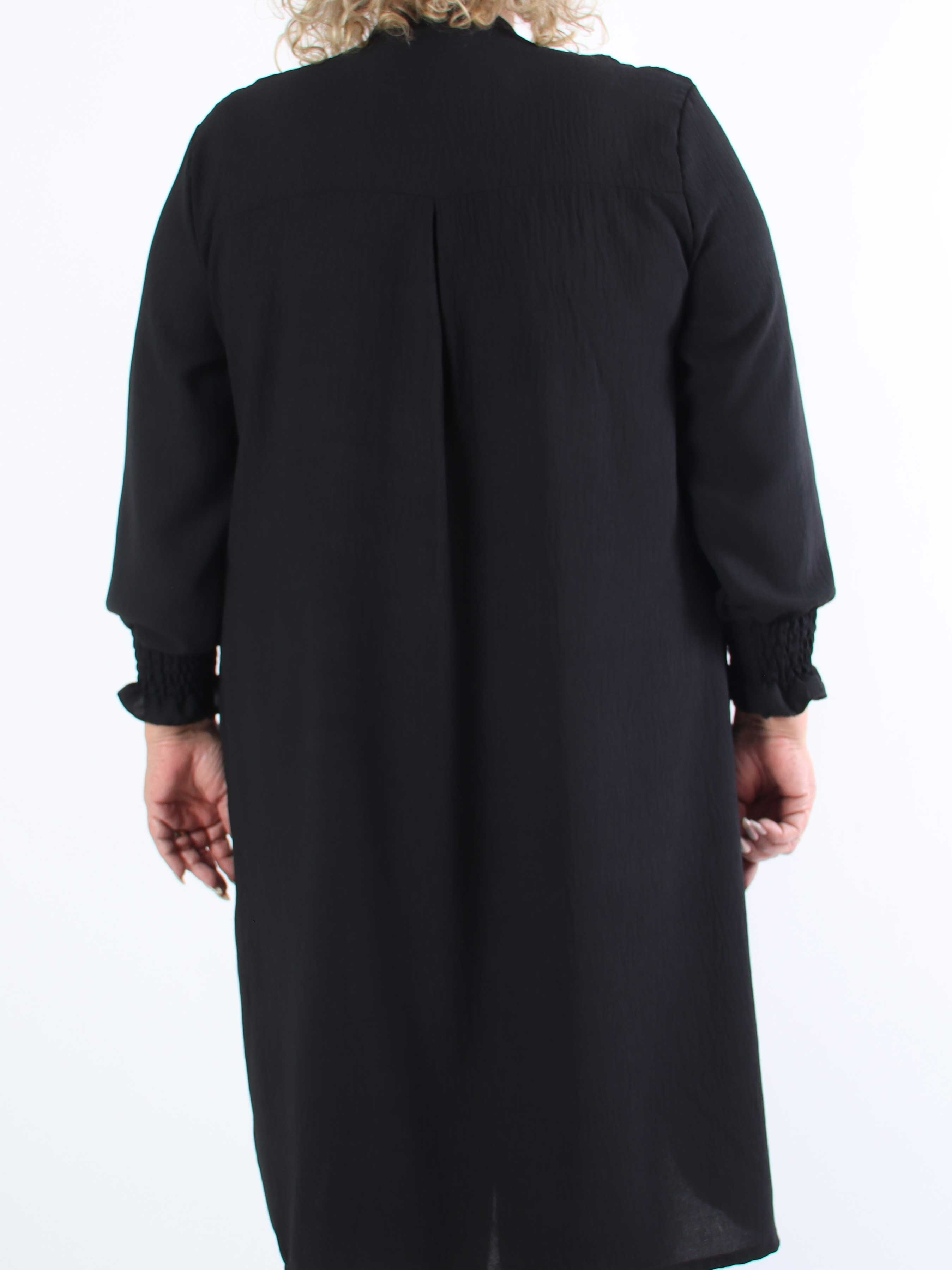 Marisol - Söt plus size-klänning med smock och v-ringning