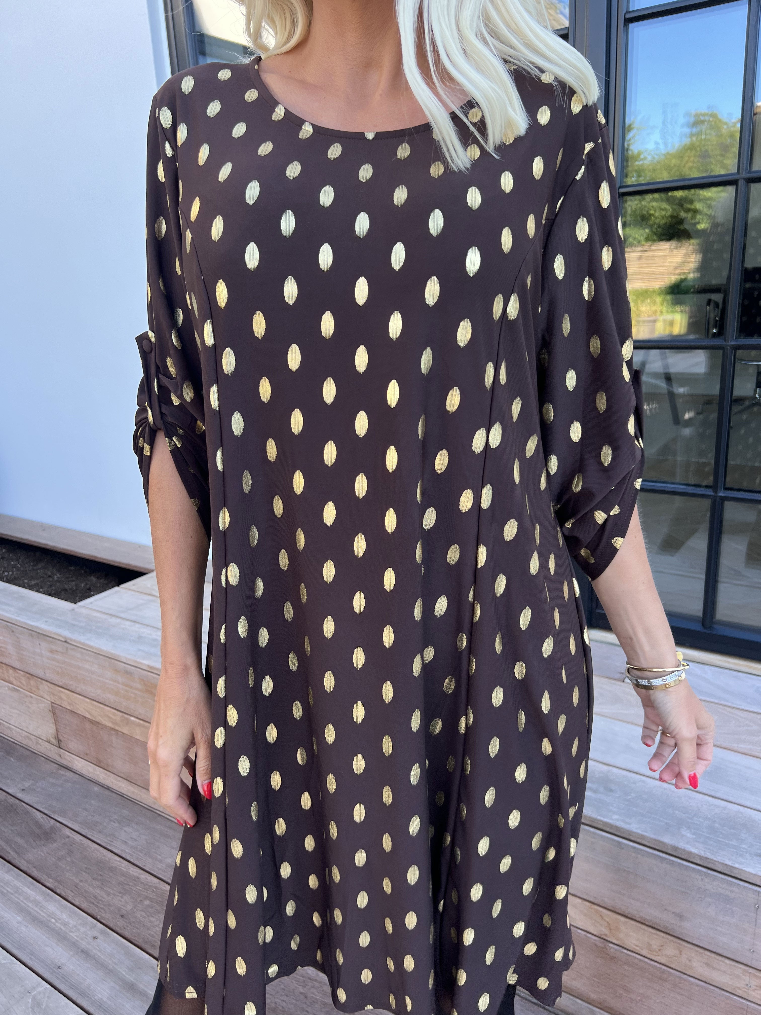 Marlene Gold - Enfärgad elastisk a-linjeformad klänning med guldprickar