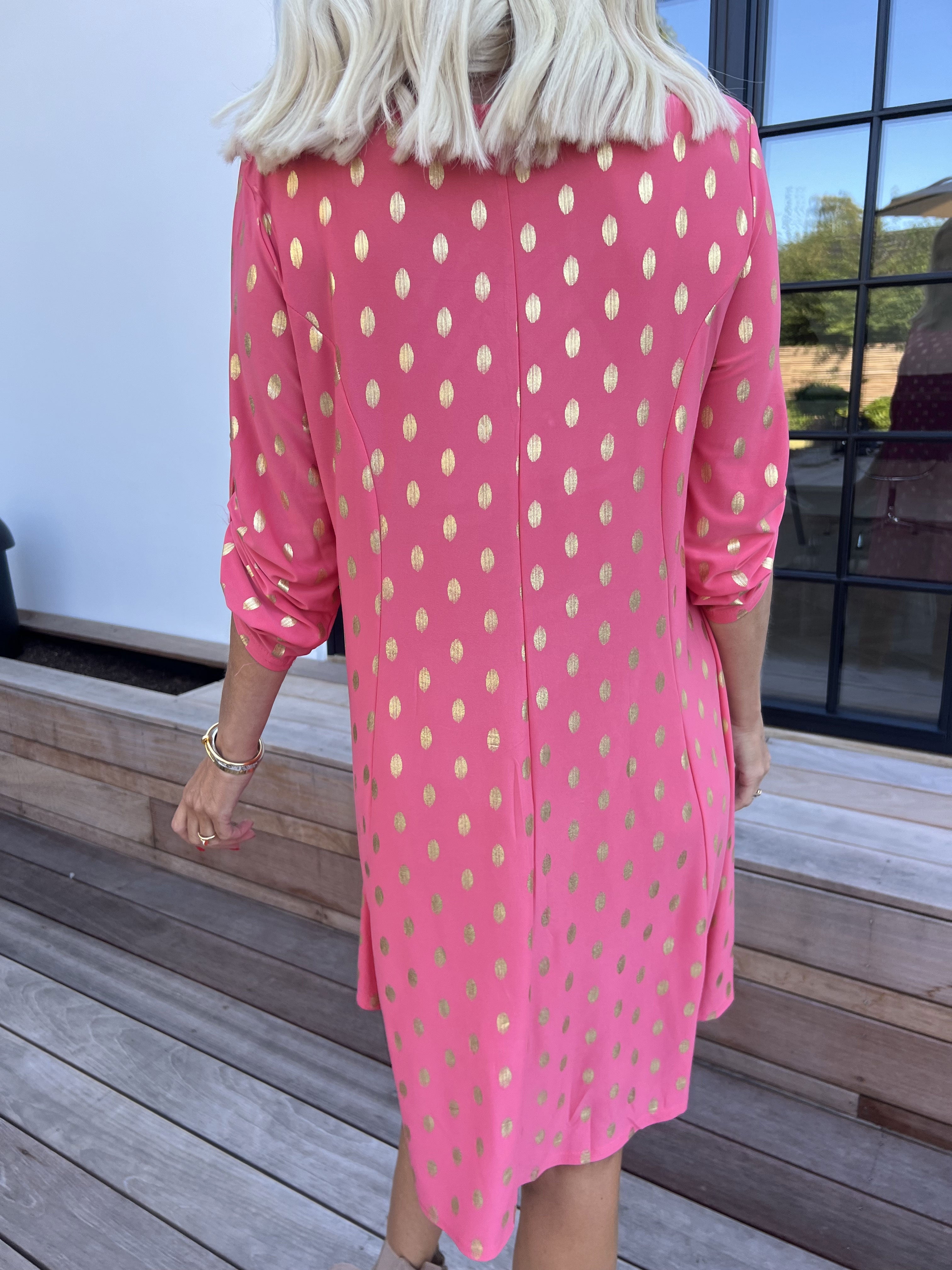 Marlene Gold - Enfärgad elastisk A-linjeformad klänning med guldprickar