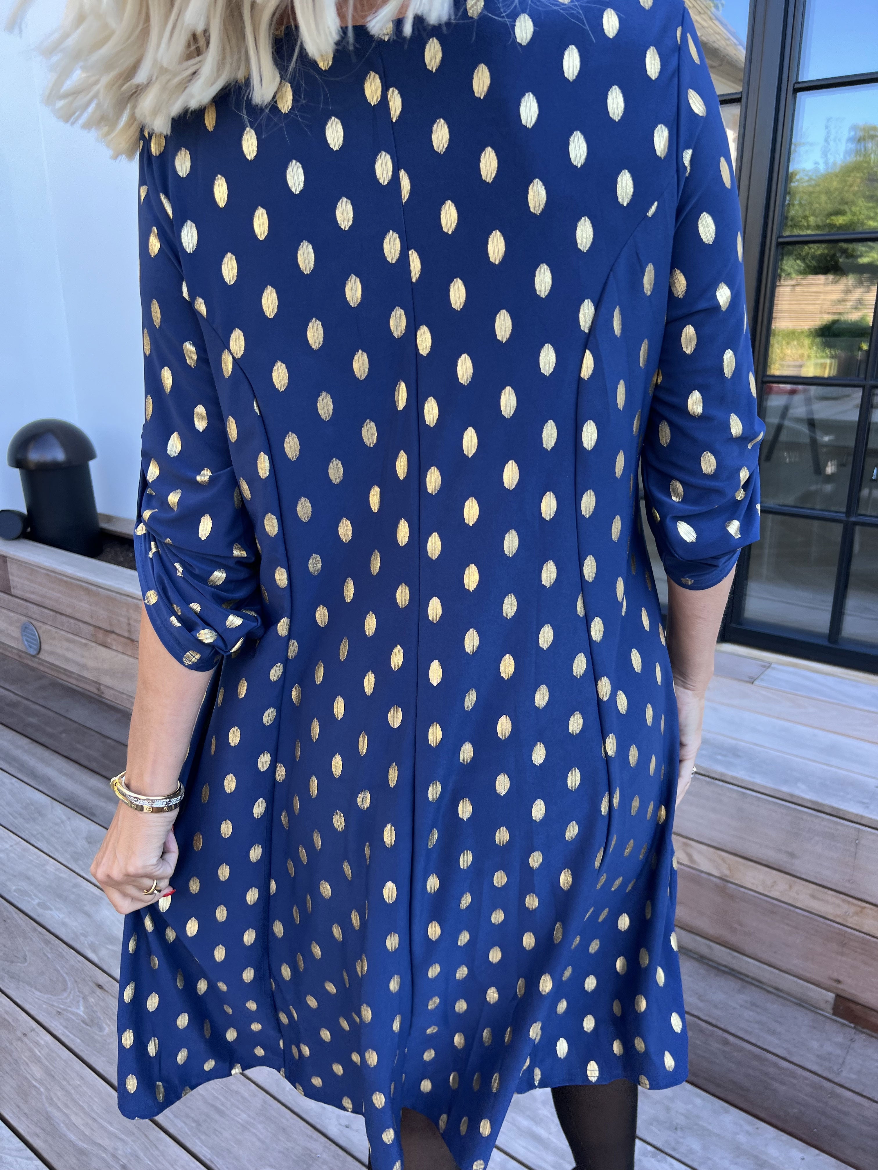 Marlene Gold - Enfärgad elastisk A-linjeformad klänning med guldprickar