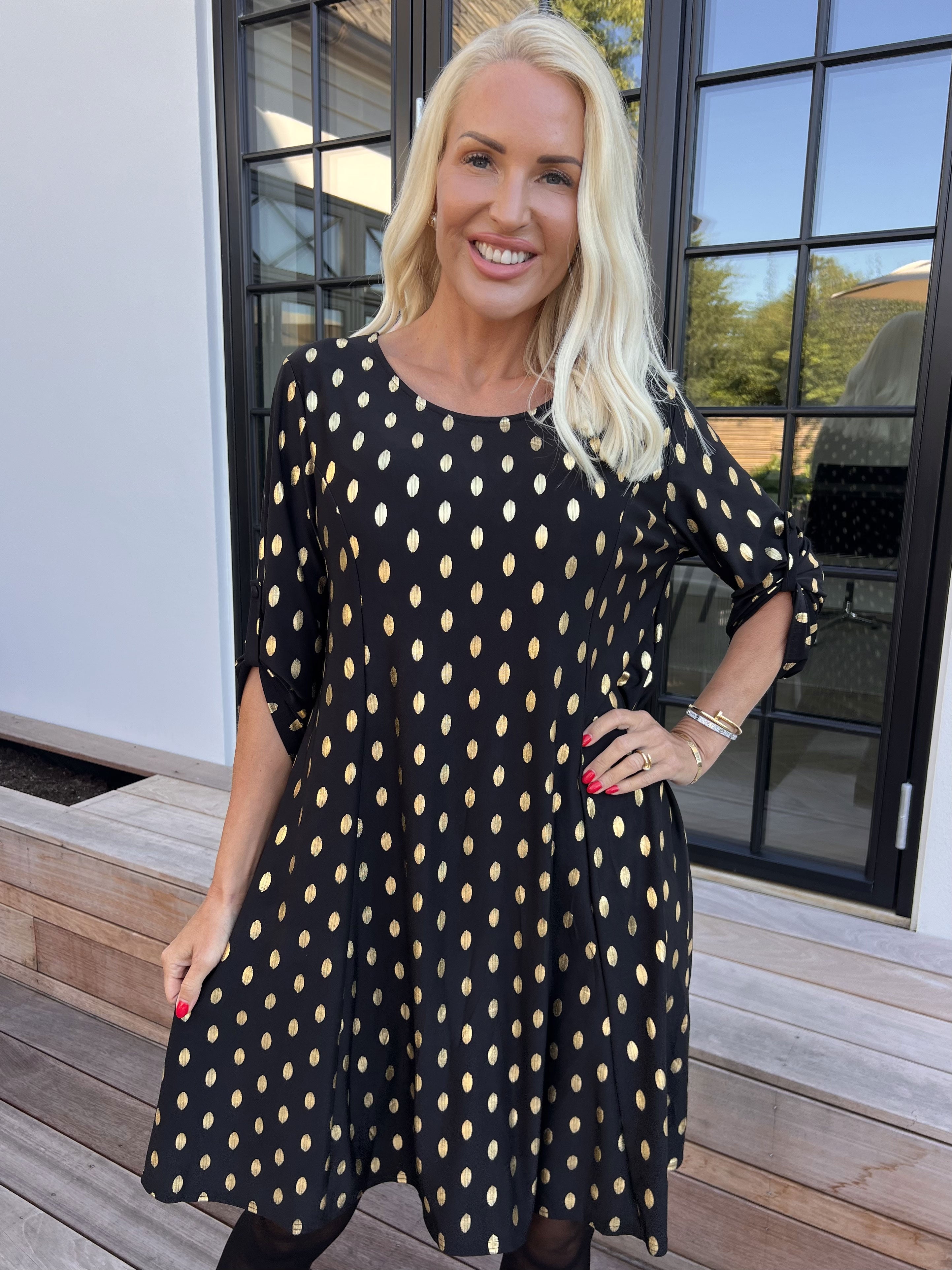 Marlene Gold - Enfärgad elastisk a-linjeformad klänning med guldprickar