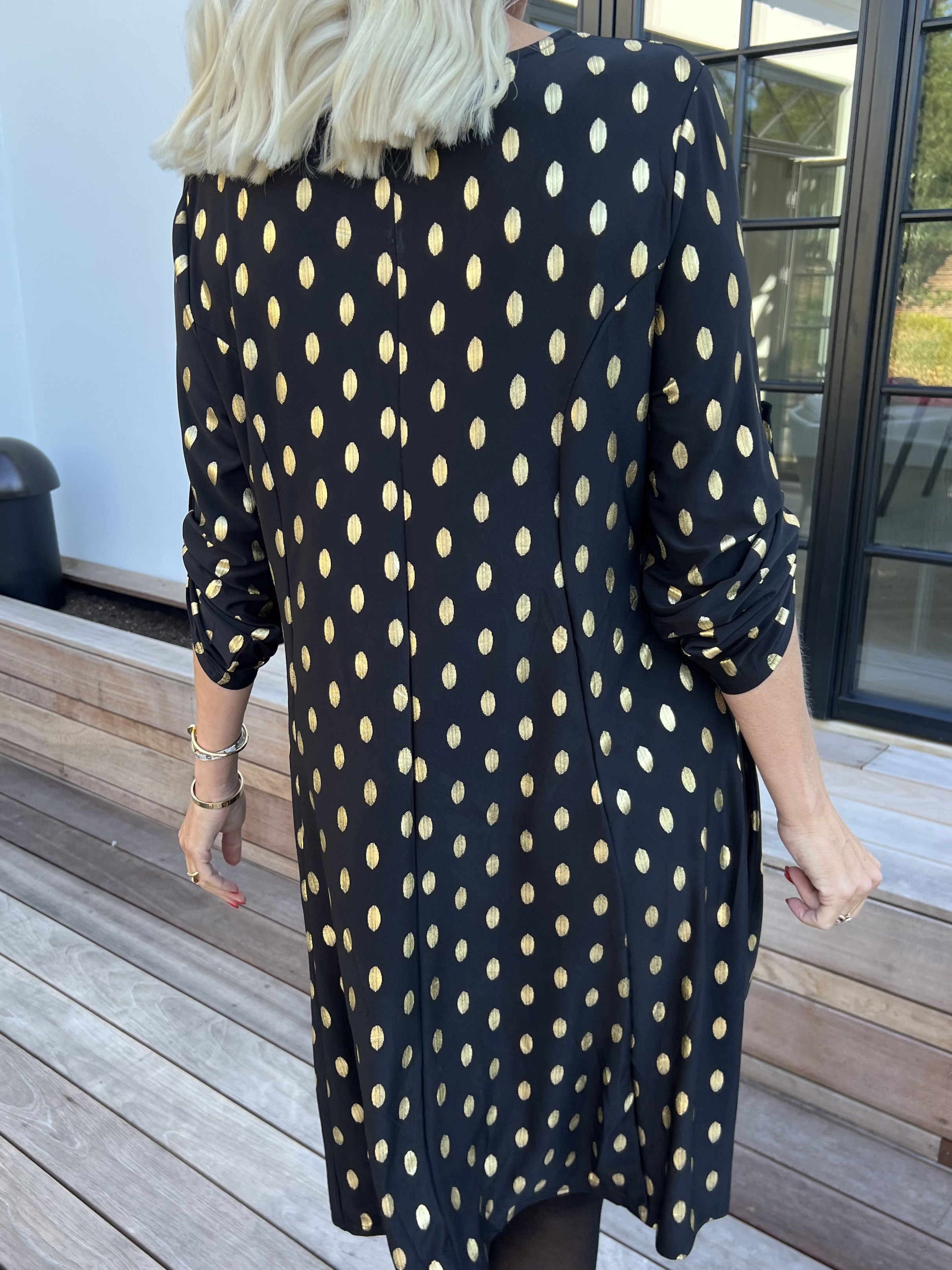 Marlene Gold - Enfärgad elastisk A-linjeformad klänning med guldprickar