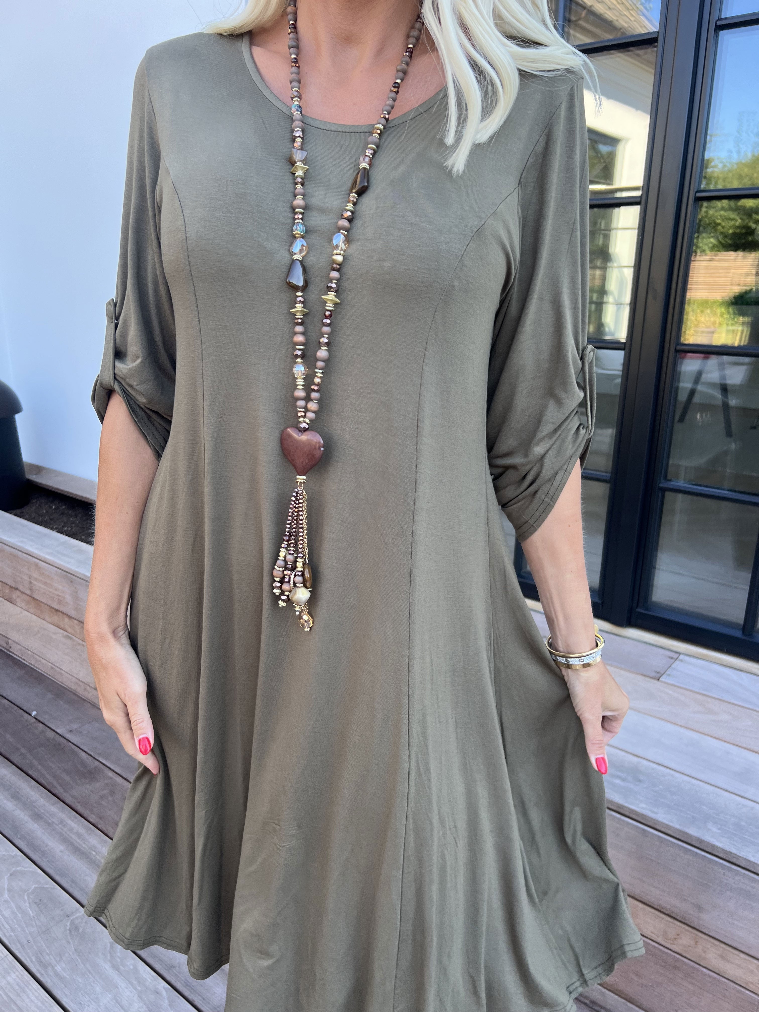 Marlene Plain - Enfärgad a-linjeformad klänning i viskos