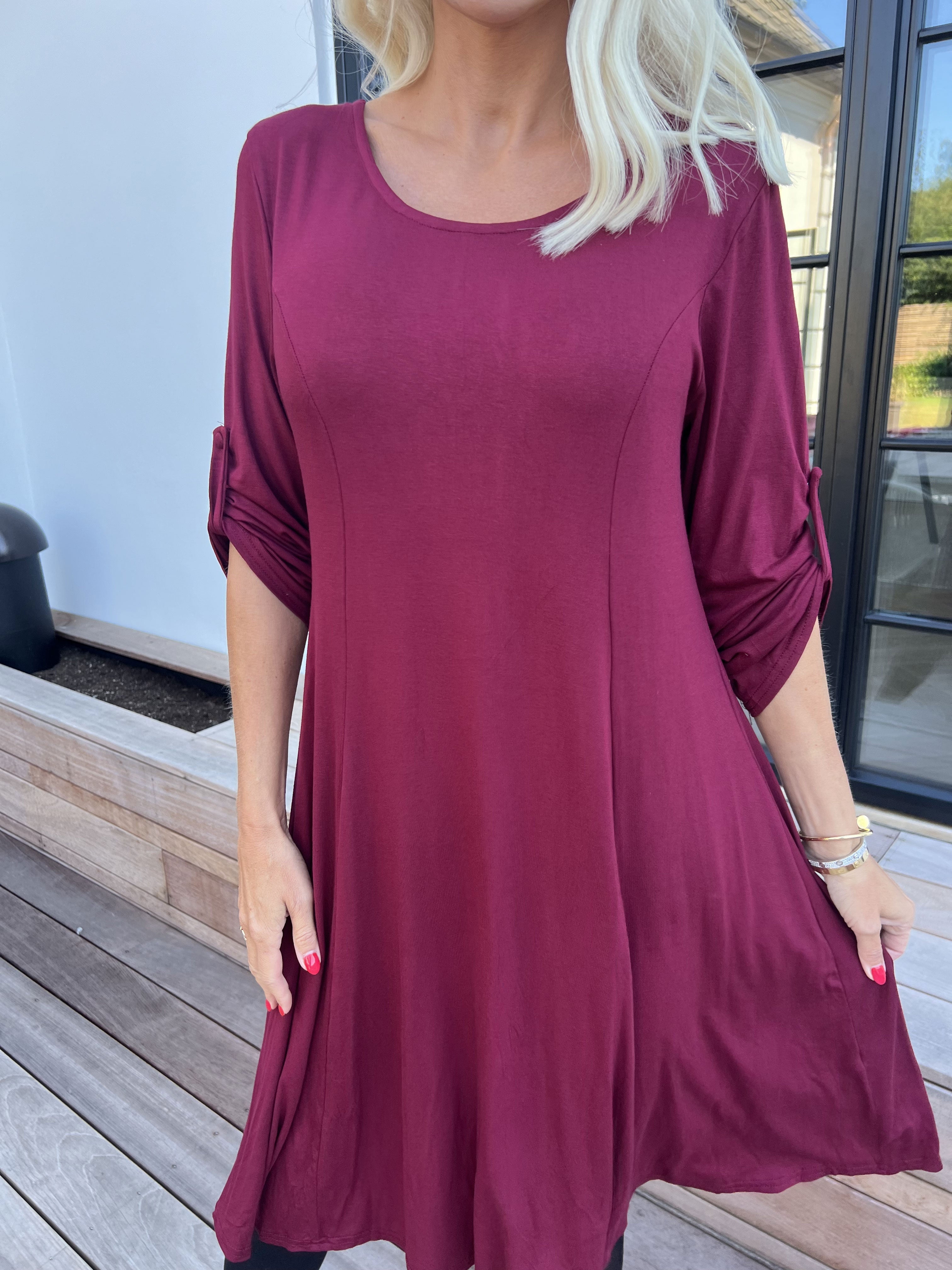 Marlene Plain - Enfärgad a-linjeformad klänning i viskos