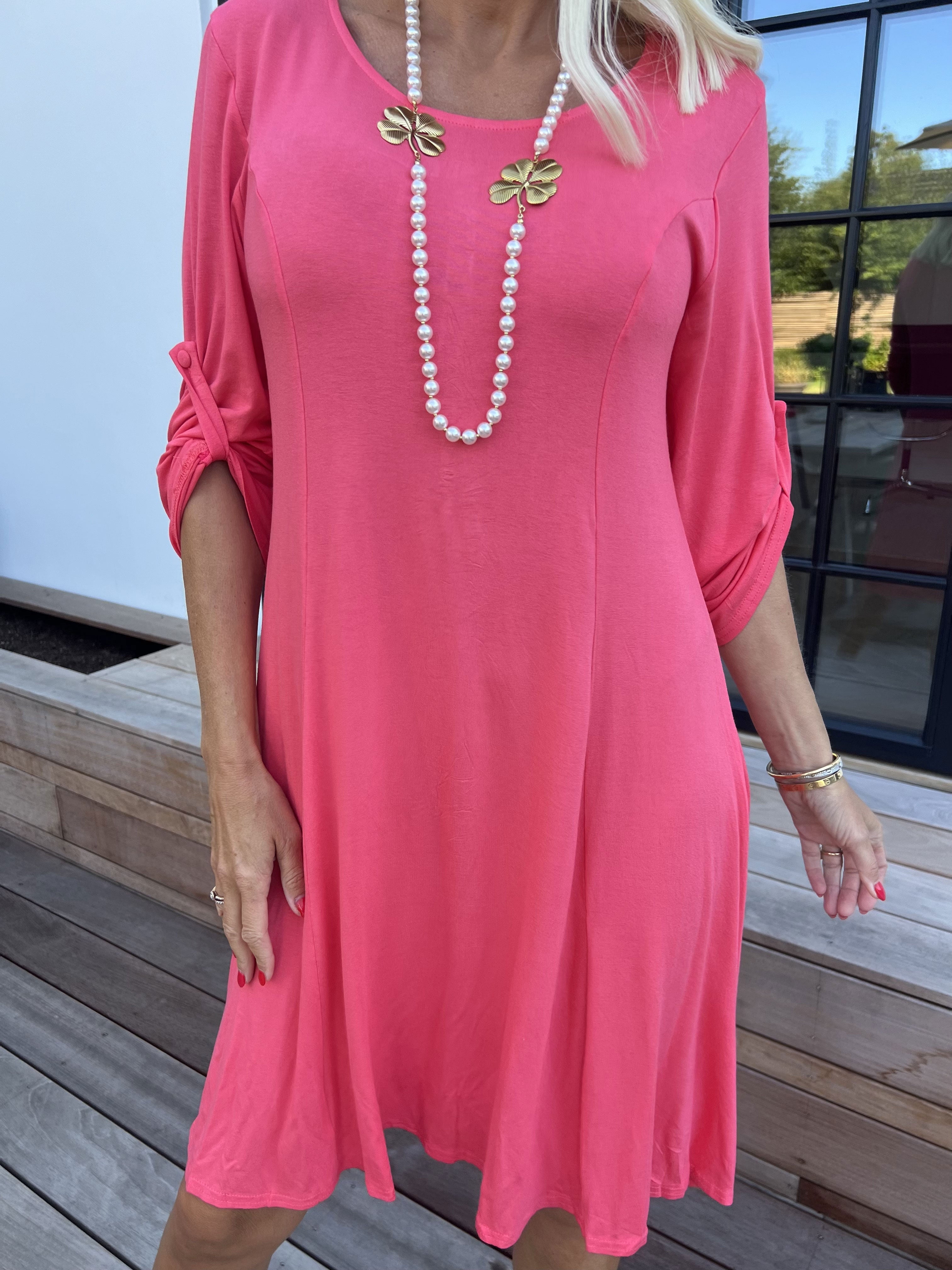 Marlene Plain - Enfärgad a-linjeformad klänning i viskos