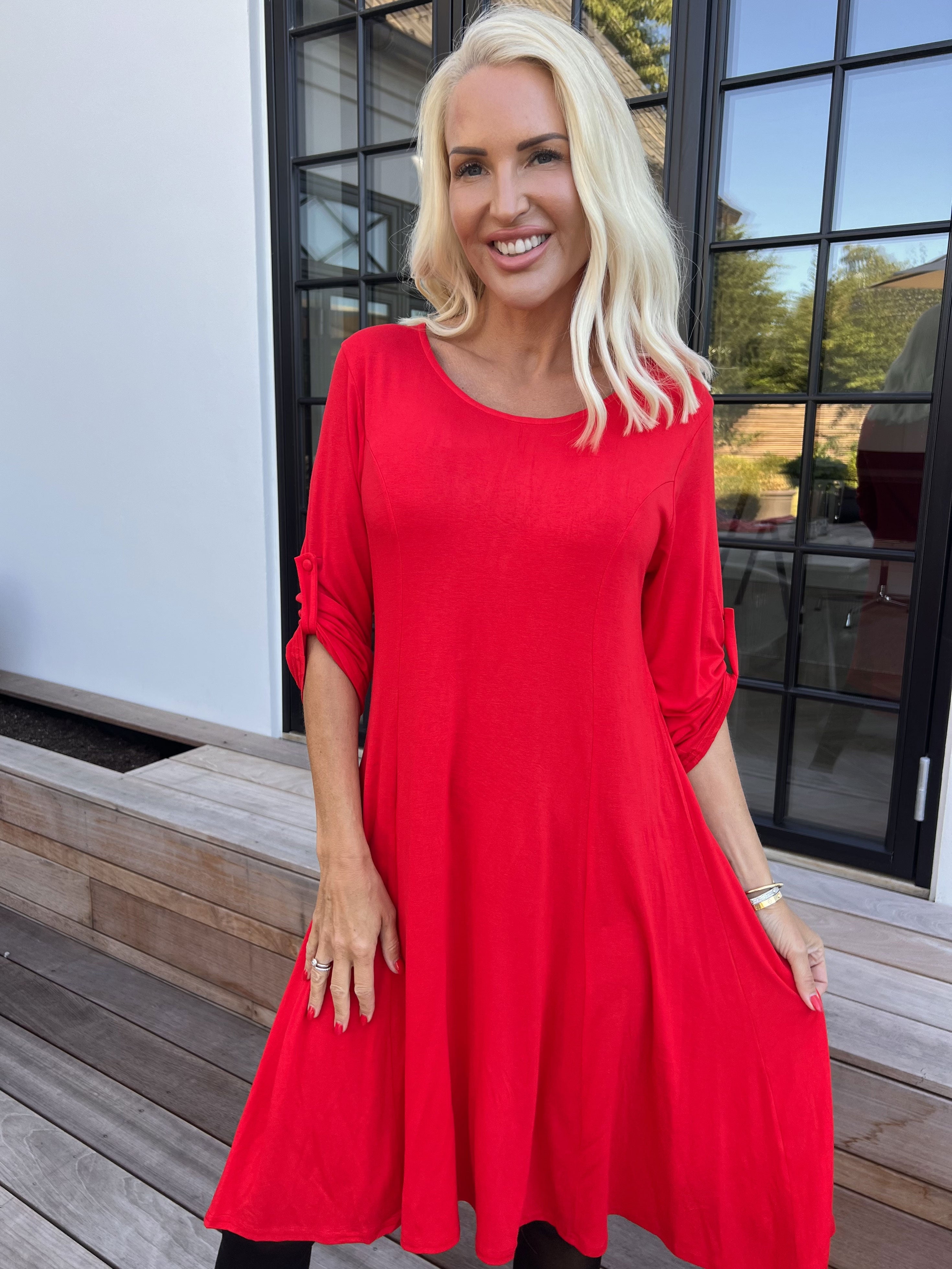 Marlene Plain - Enfärgad a-linjeformad klänning i viskos