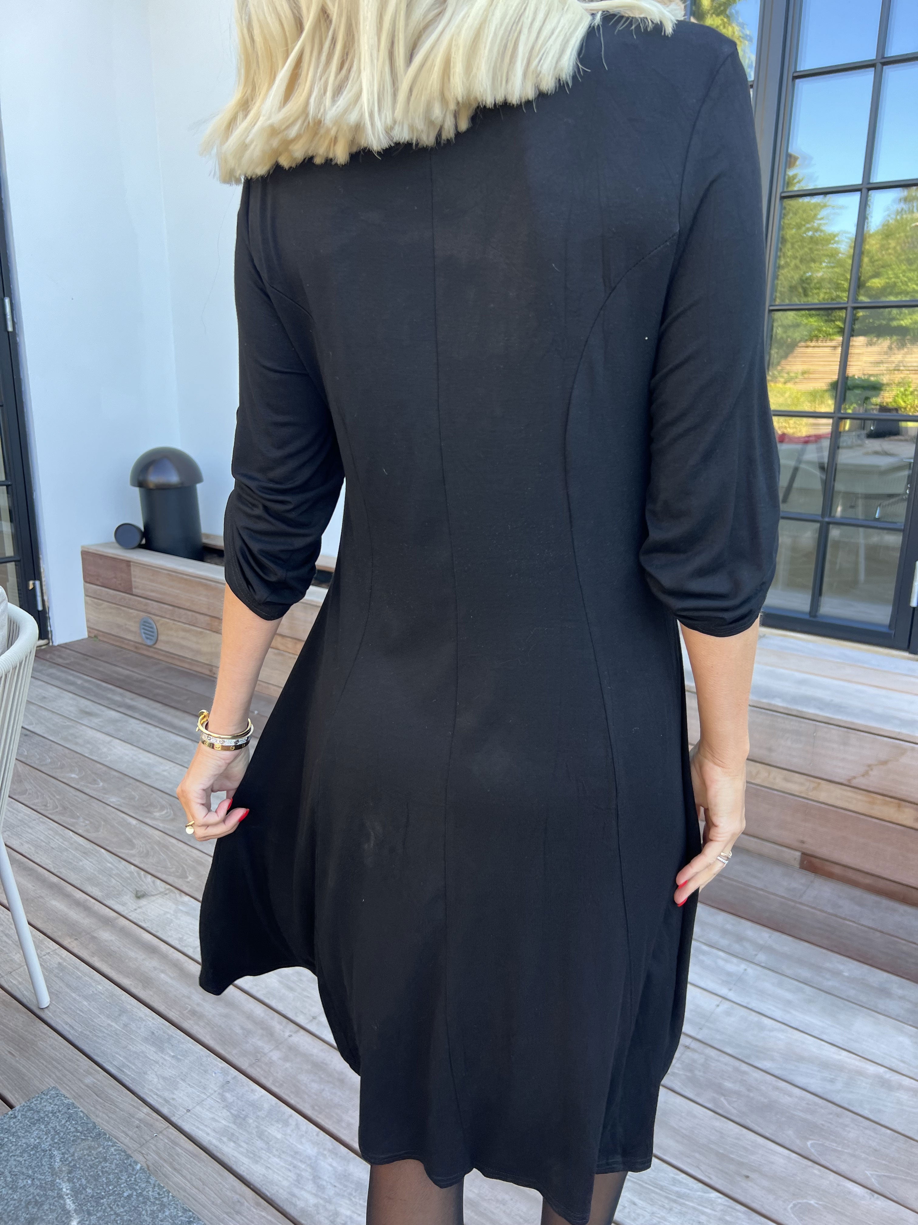 Marlene Plain - Enfärgad A-linjeformad klänning i viskos