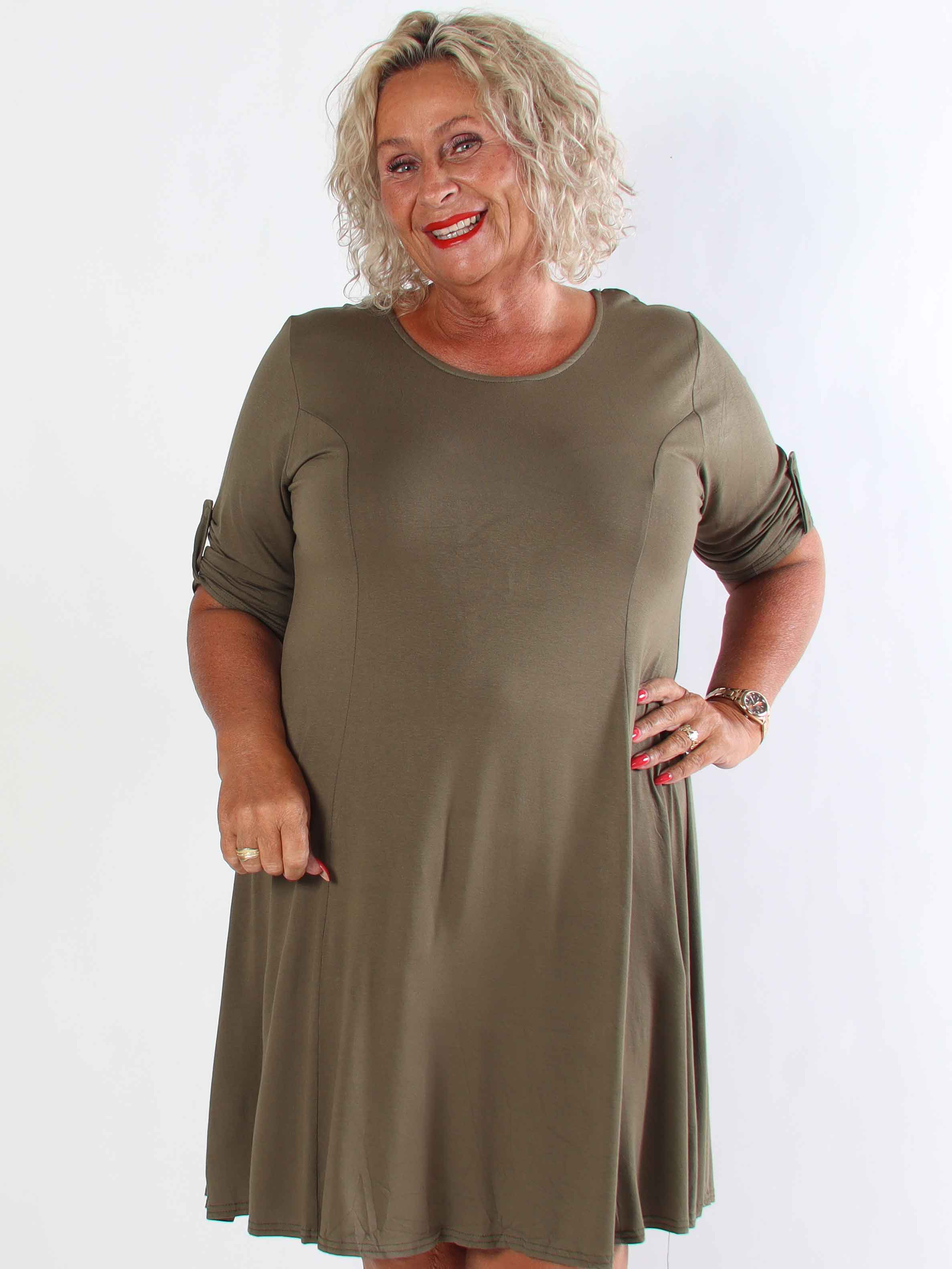 Marlene Plain - Enfärgad A-linjeformad klänning i viskos