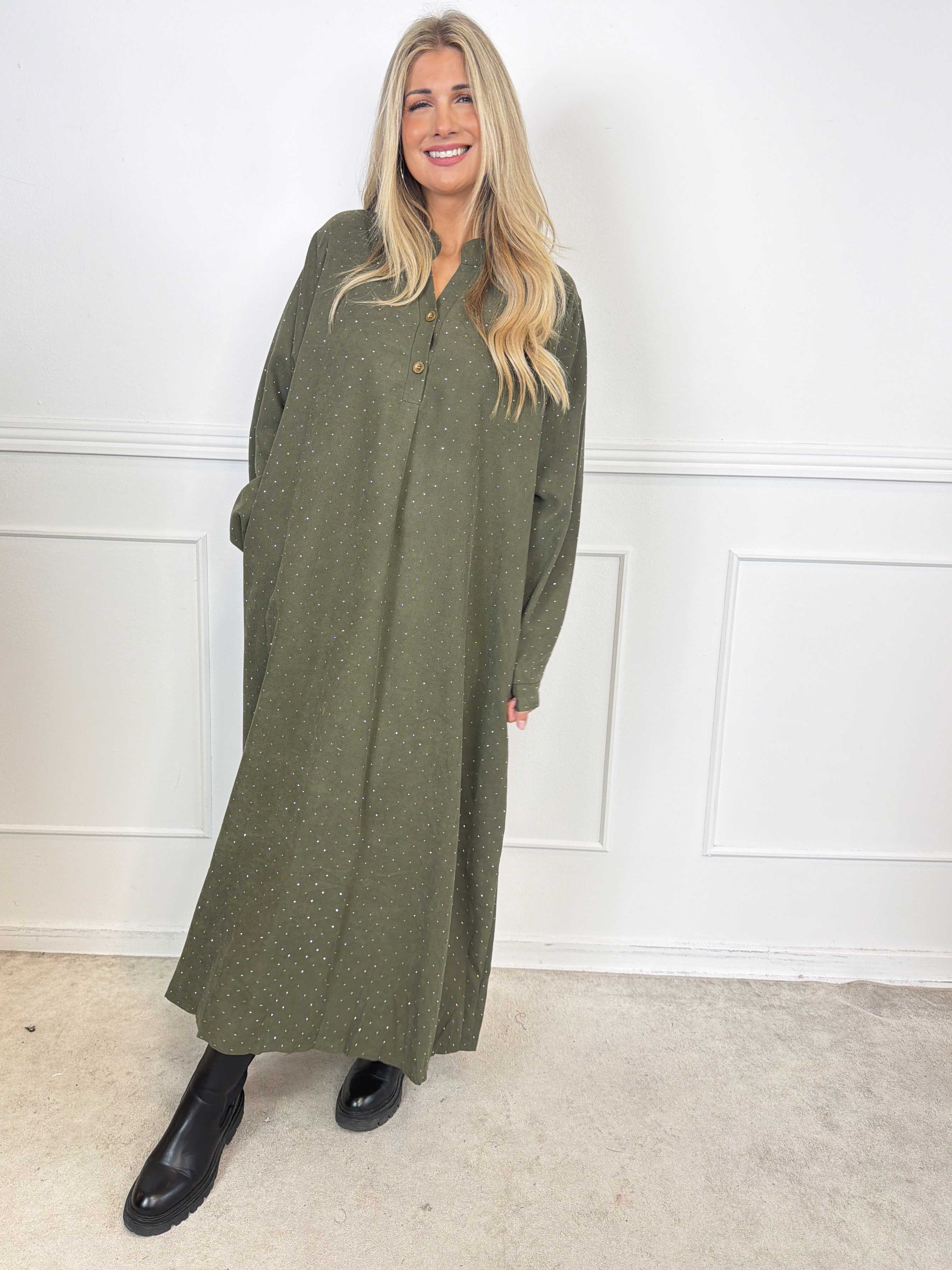 Margaux - Lång och elegant klänning i mjuk babysammet med fina, glittrande strass