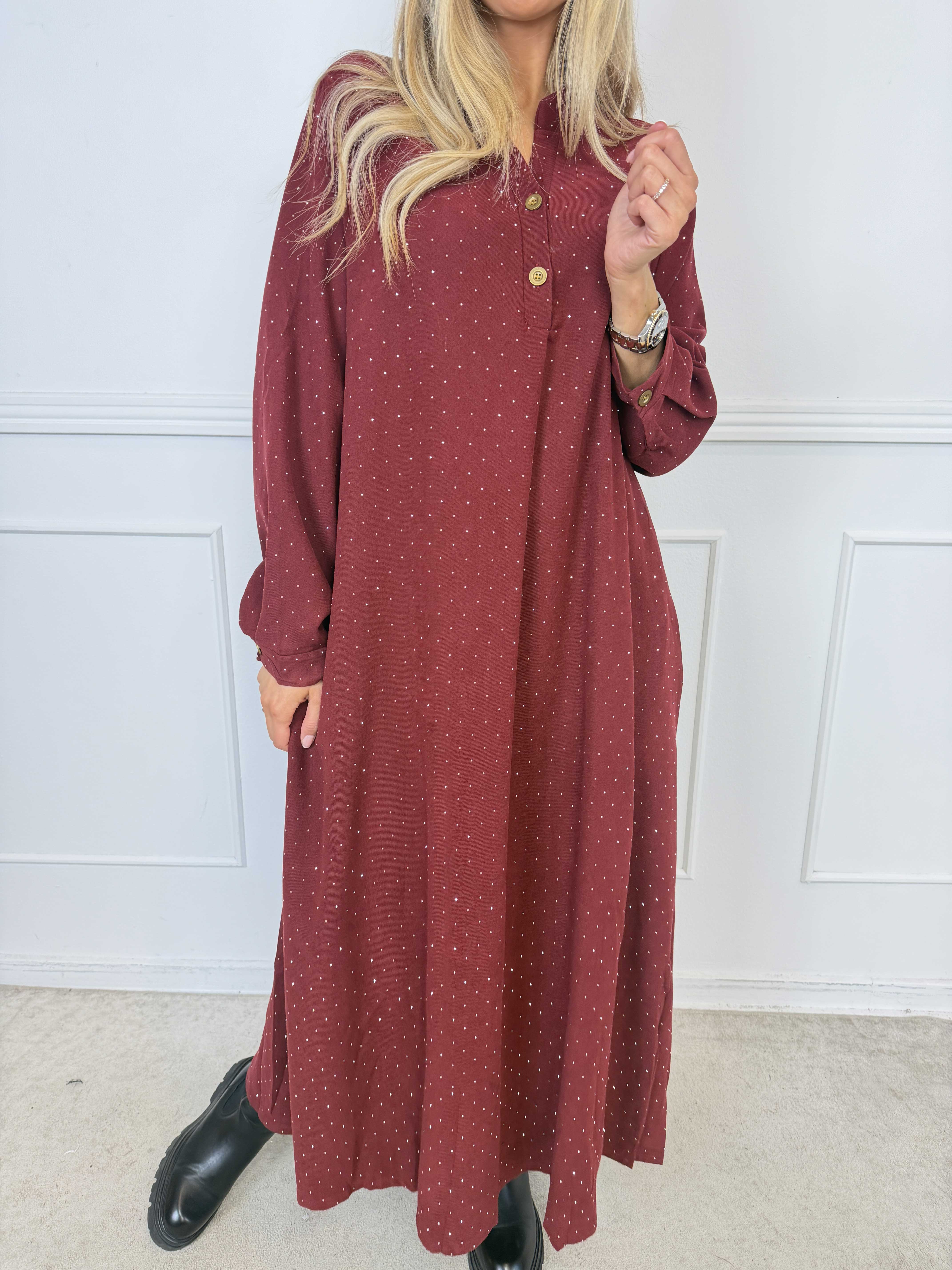 Margaux - Lång och elegant klänning i mjuk babysammet med fina, glittrande strass