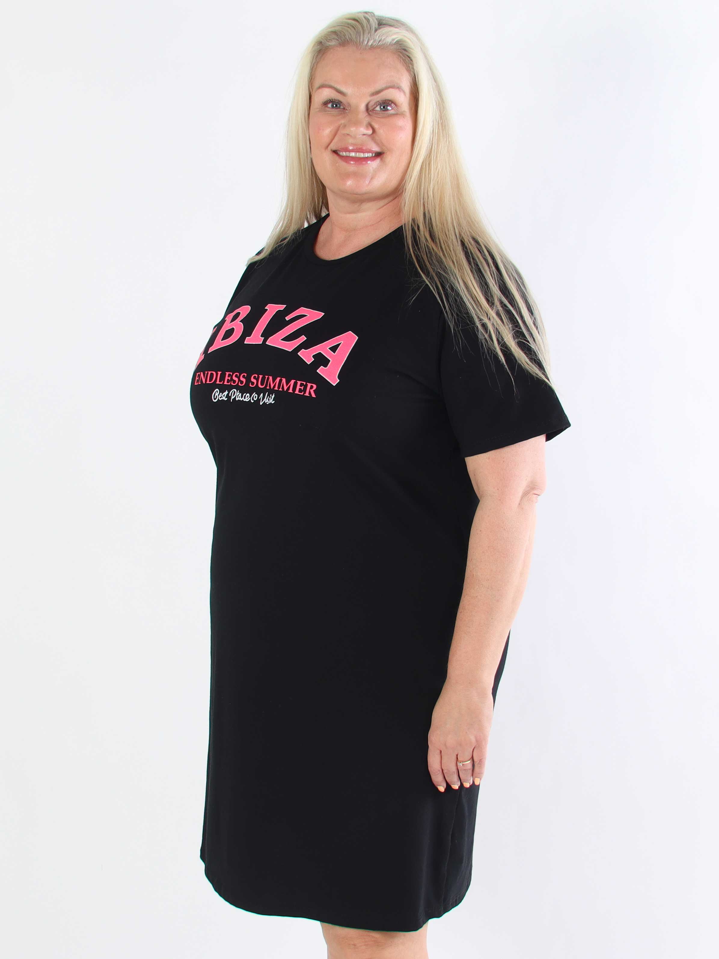 Matilda - T-shirt klänning i bomull med Ibiza skrivet