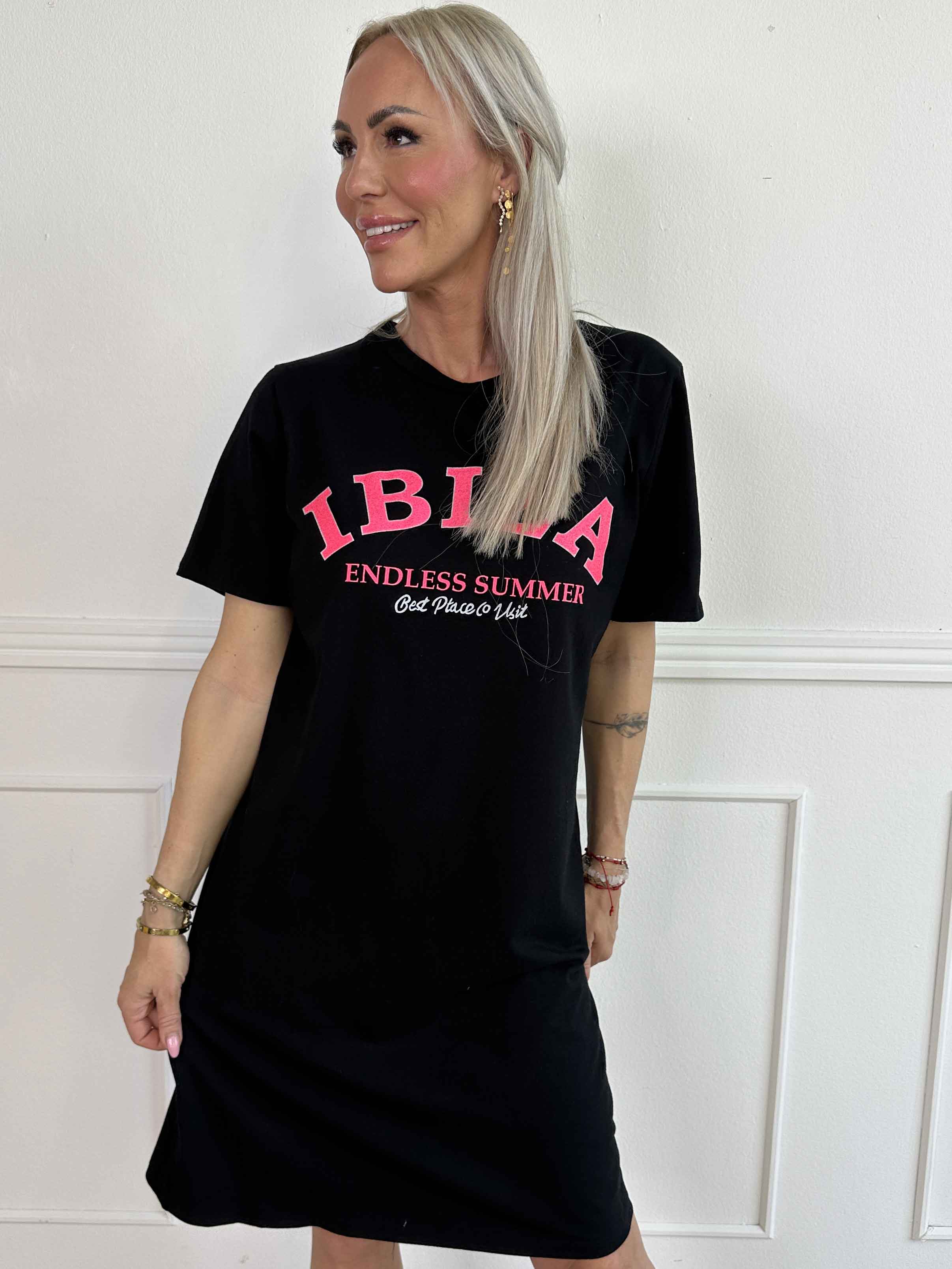 Matilda - T-shirt klänning i bomull med Ibiza skrivet