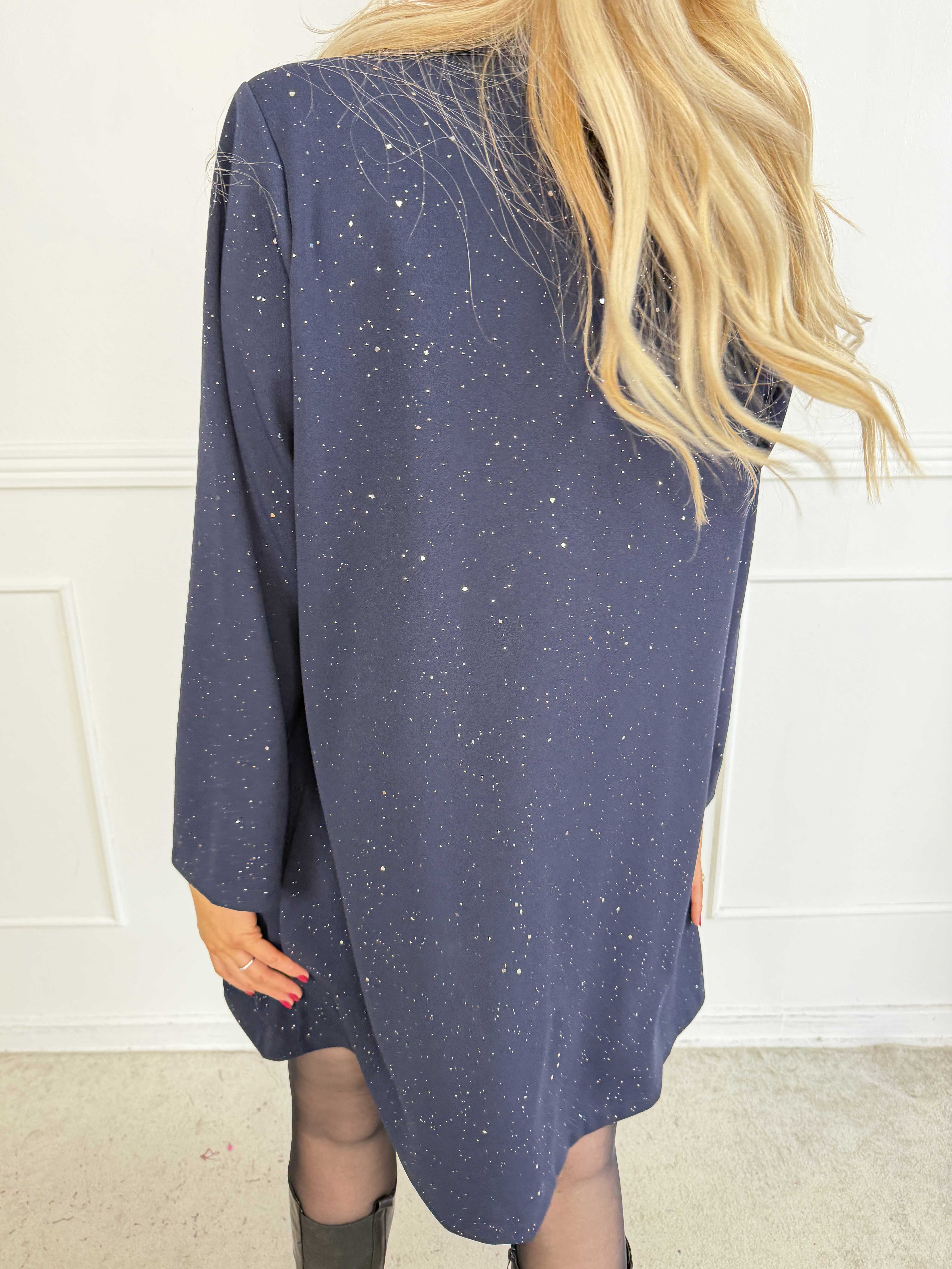 Medea Long - Elegant kavaj med fint glitterdamm som ger en exklusiv och festlig look