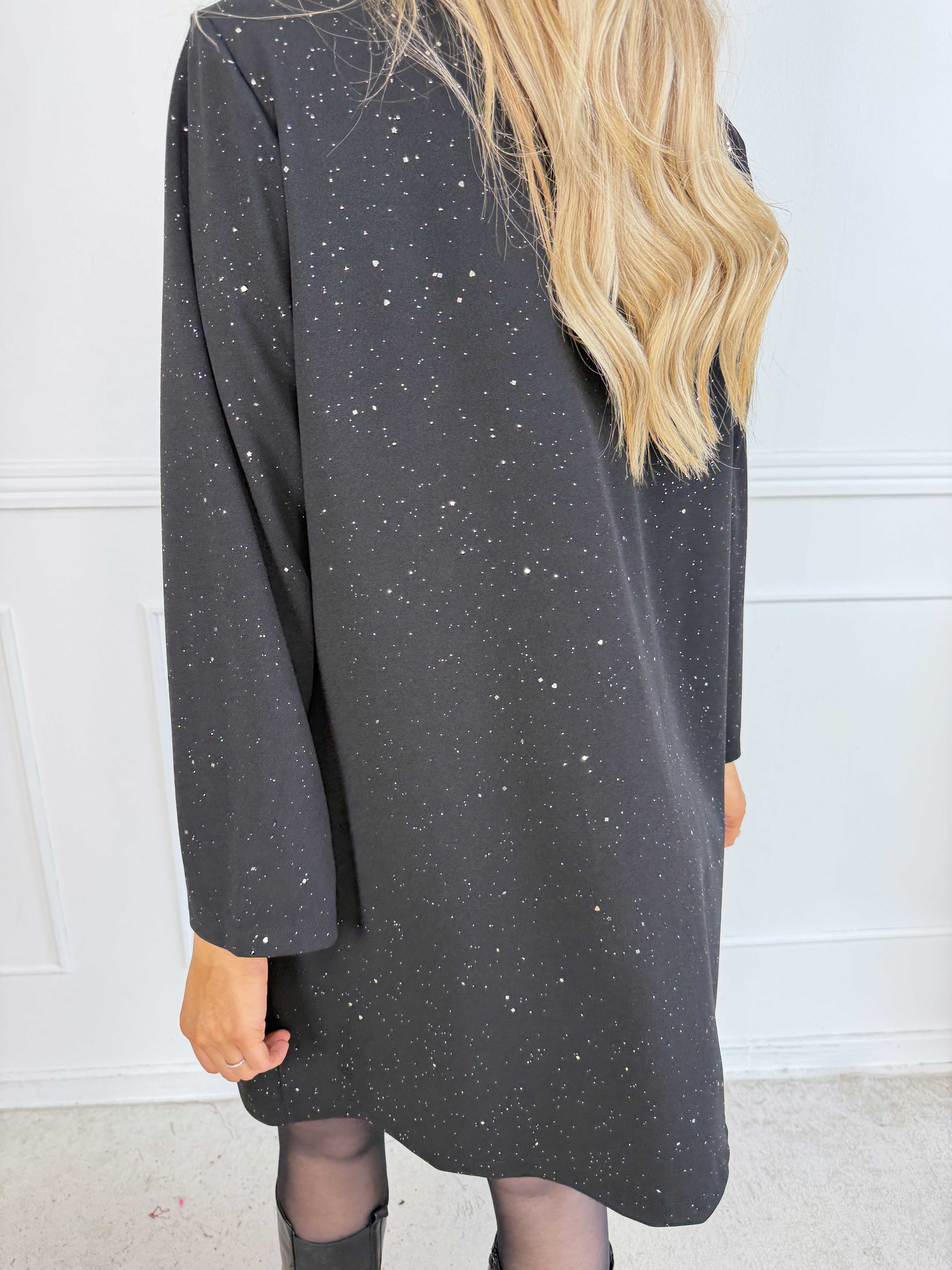 Medea Long - Elegant kavaj med fint glitterdamm som ger en exklusiv och festlig look