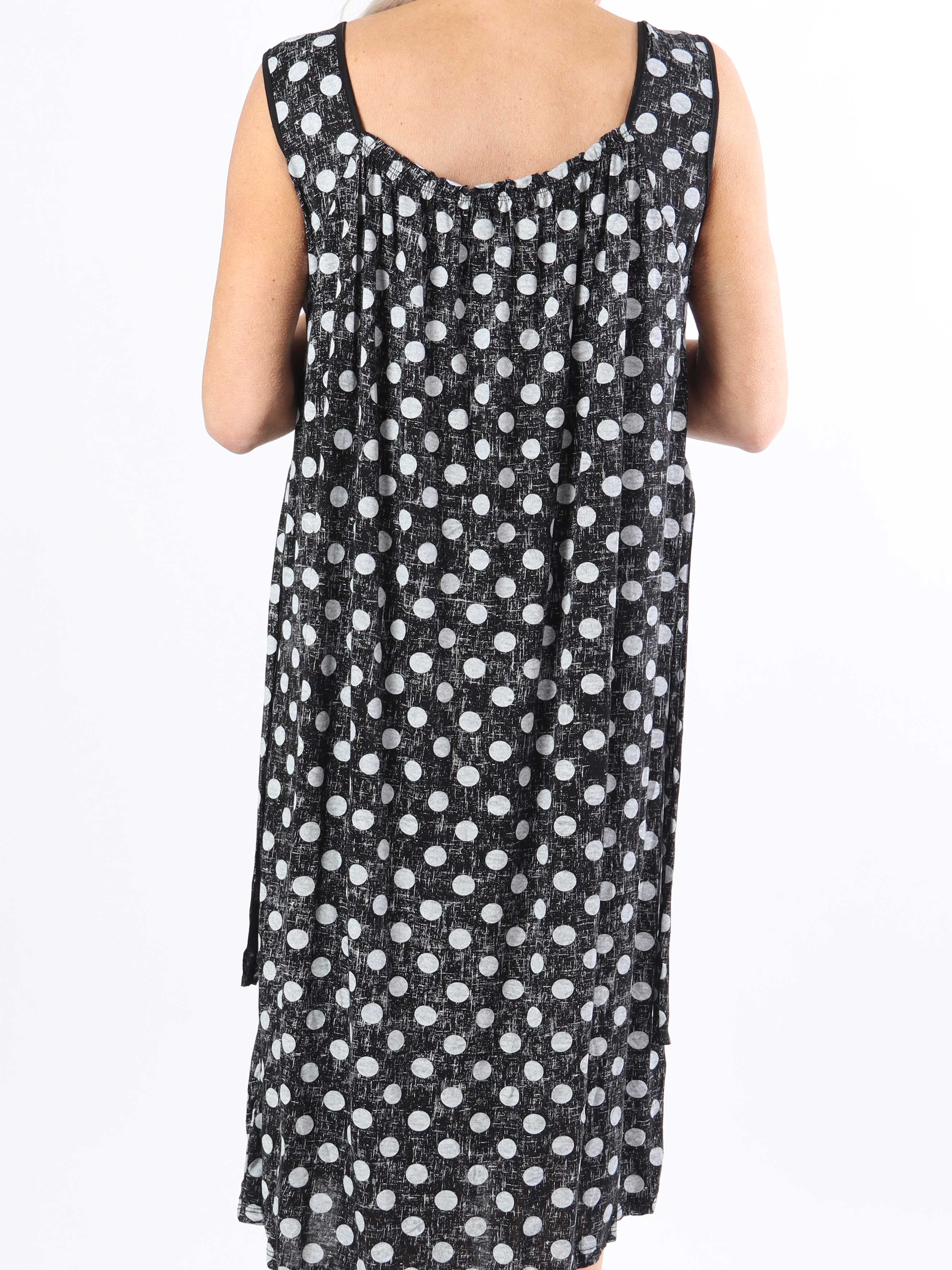 Medina - Prickig plus size-klänning med knytband