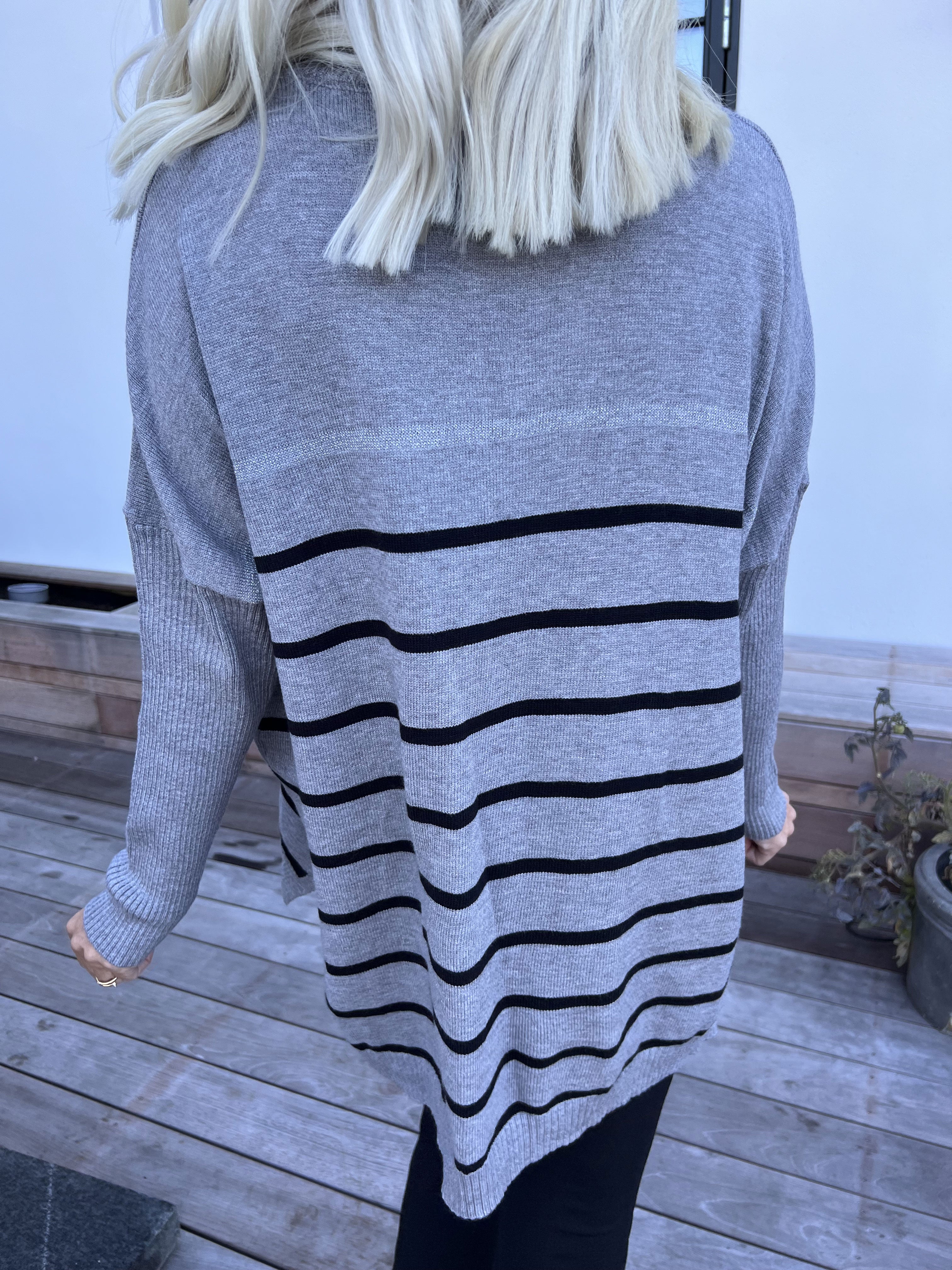 Mei - Randig elastisk plus size tröja i viskos