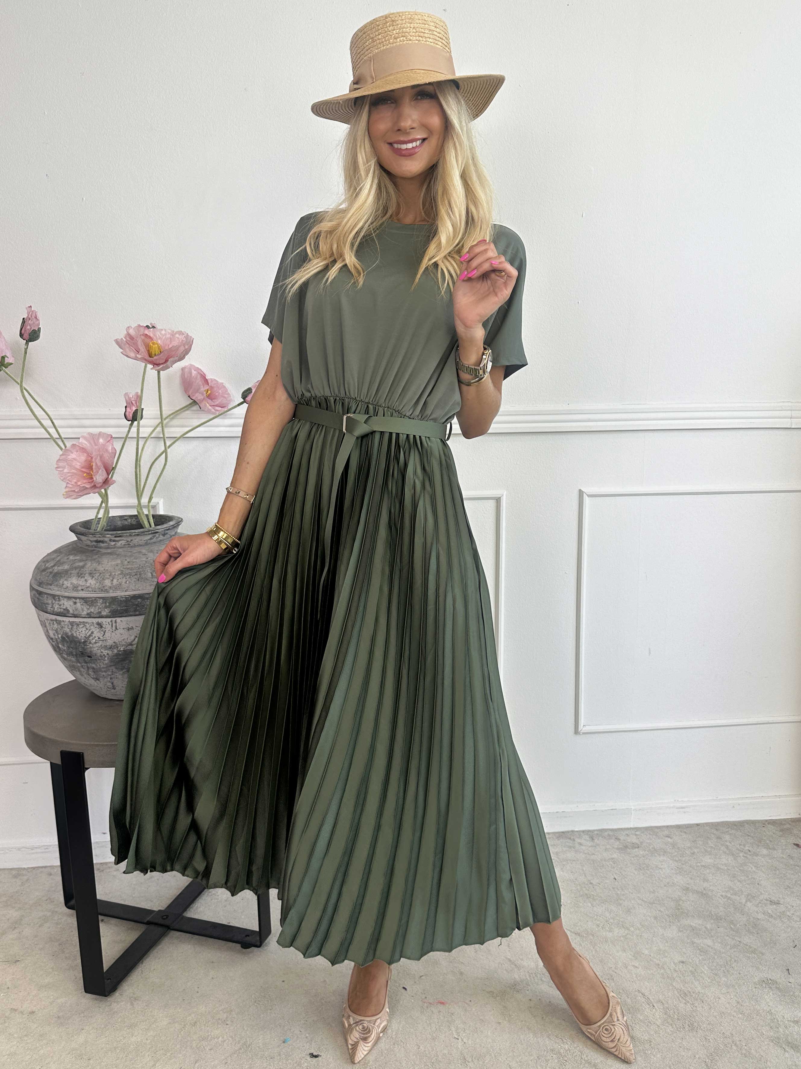 Melaina - Lang kjole med plisseret skørt