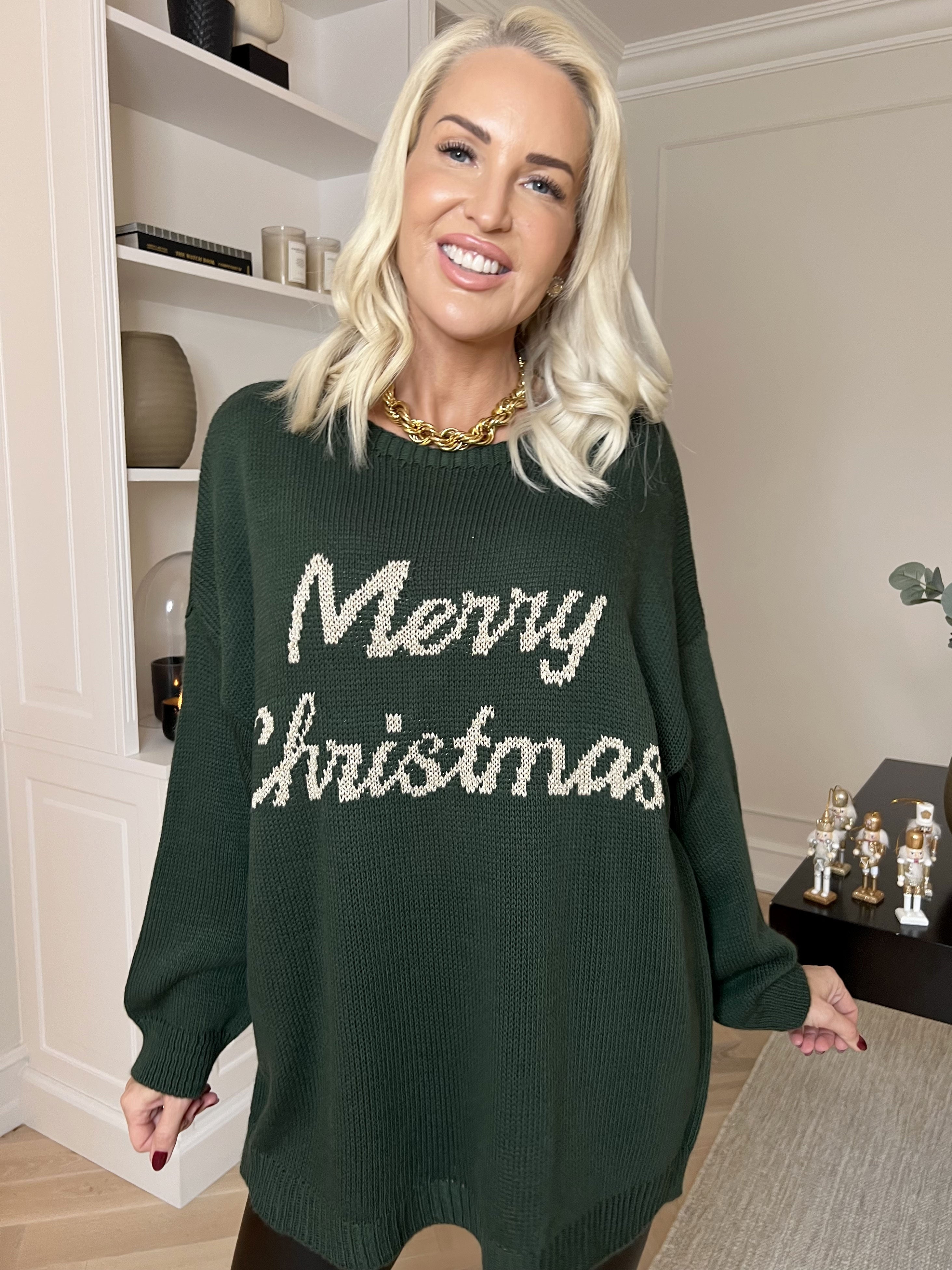 Merry - Julstickade plagg med guldbokstäver