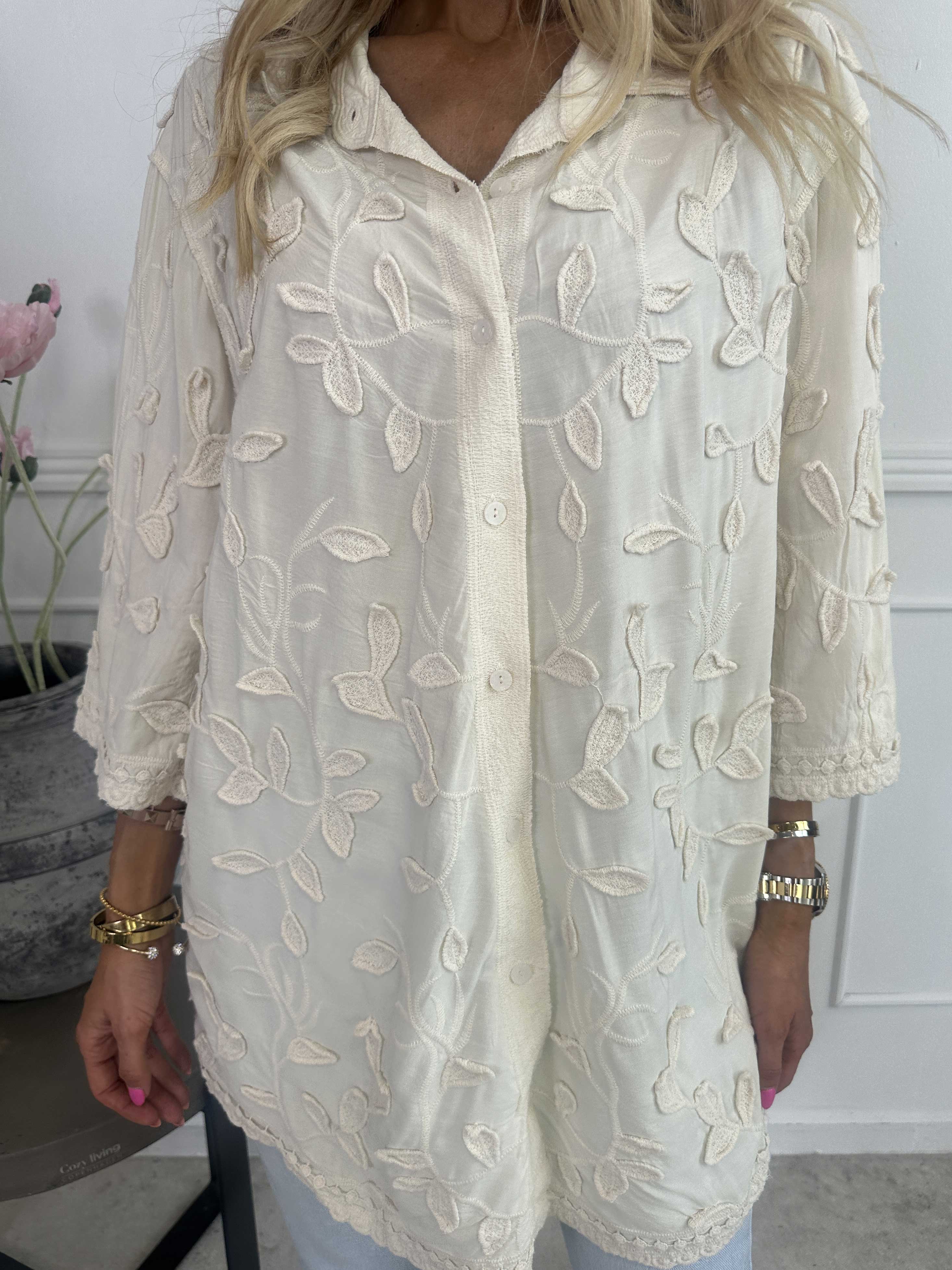 Mette - Skjorta i mjuk bomull med fina bladmotiv