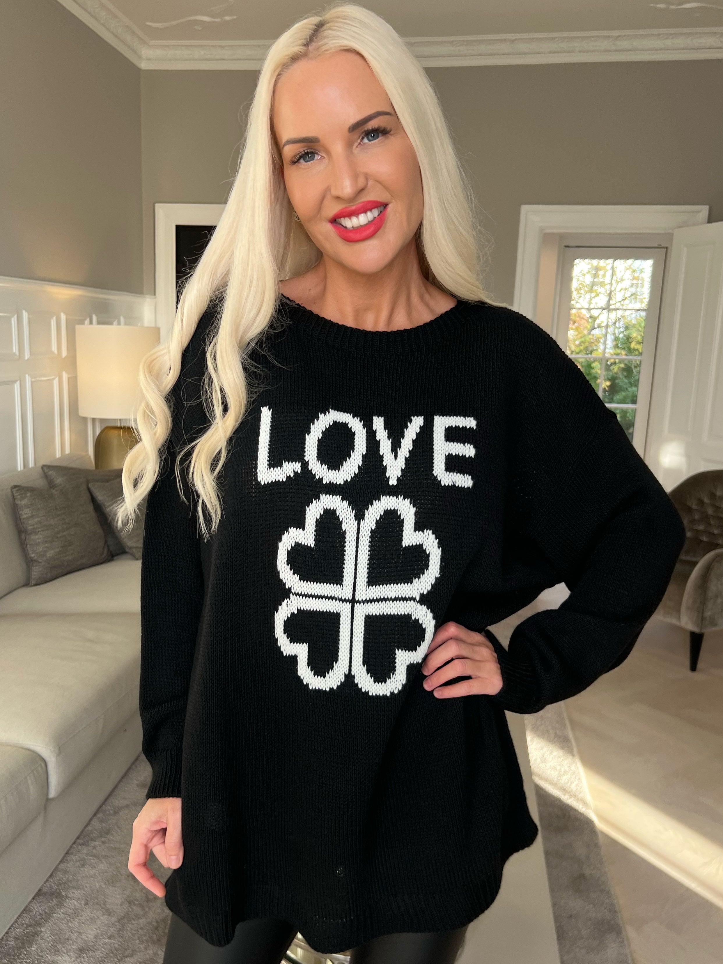 Mia - Stickad blus med fyrklövermotiv