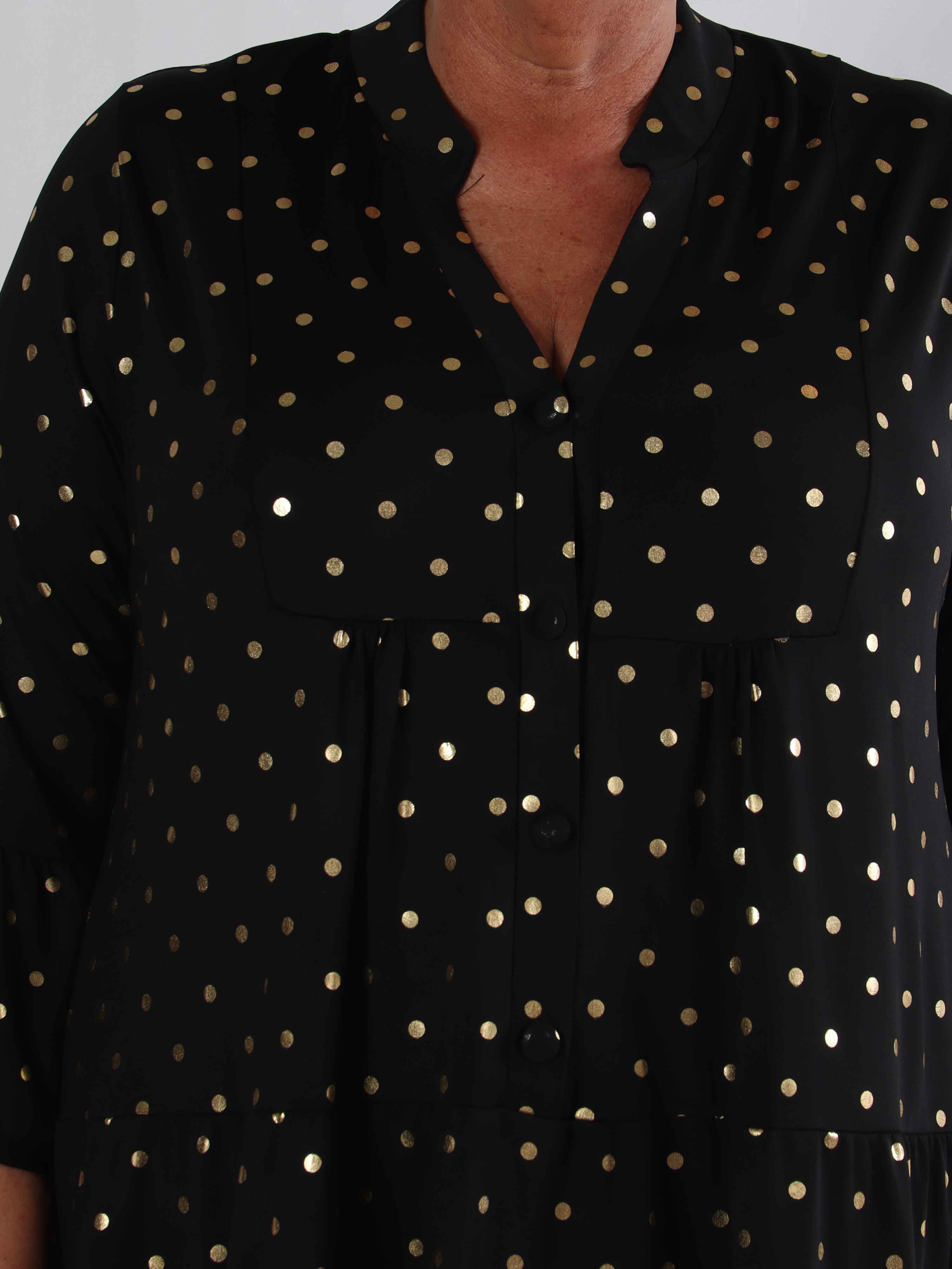 Milania Dot - Elastisk plus size kjole med guld prikker og flæselag