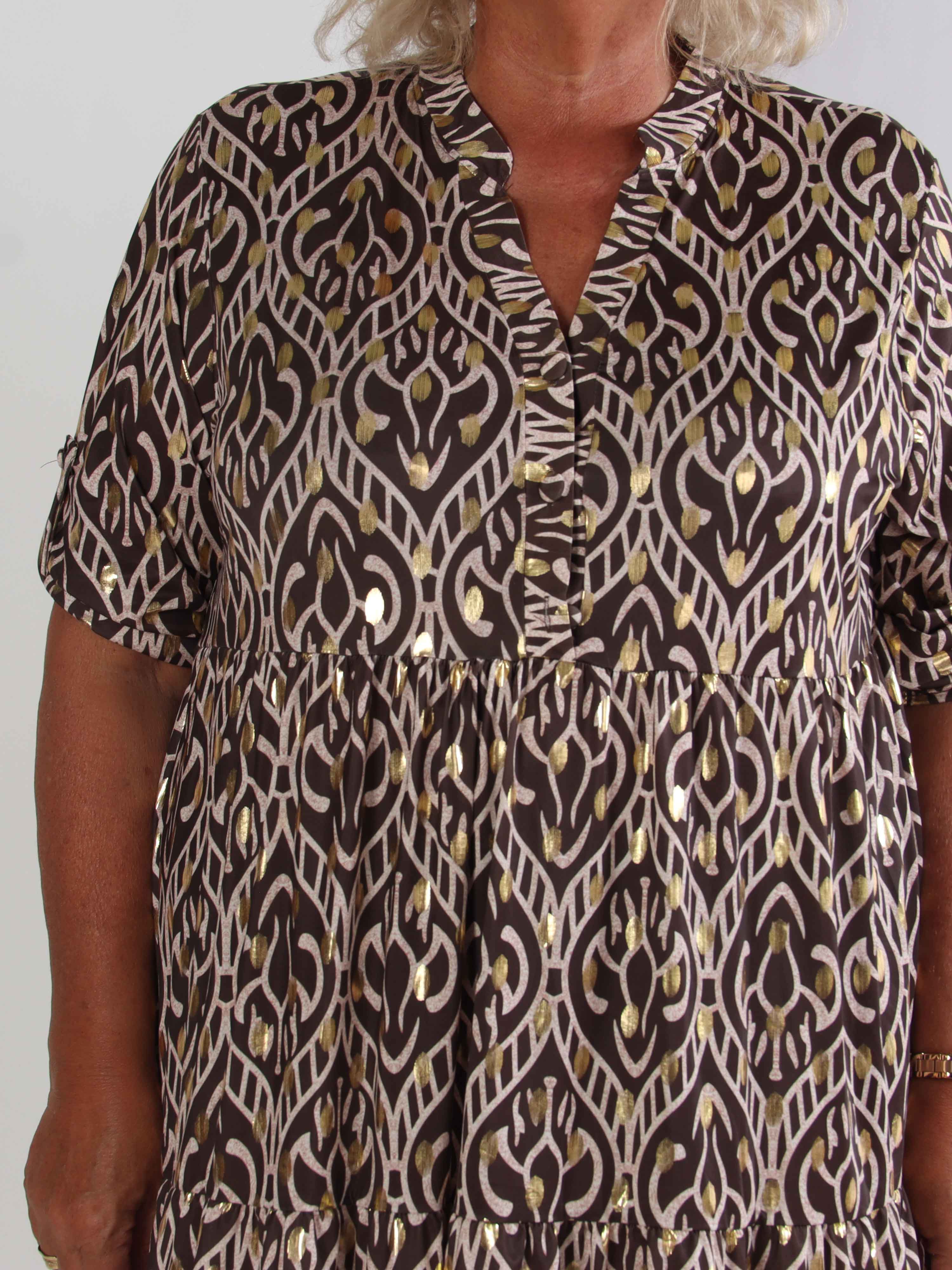 Milano Boho Midi - Mönstrad plus size klänning med guldfärgade prickar och lager-på-lager-look