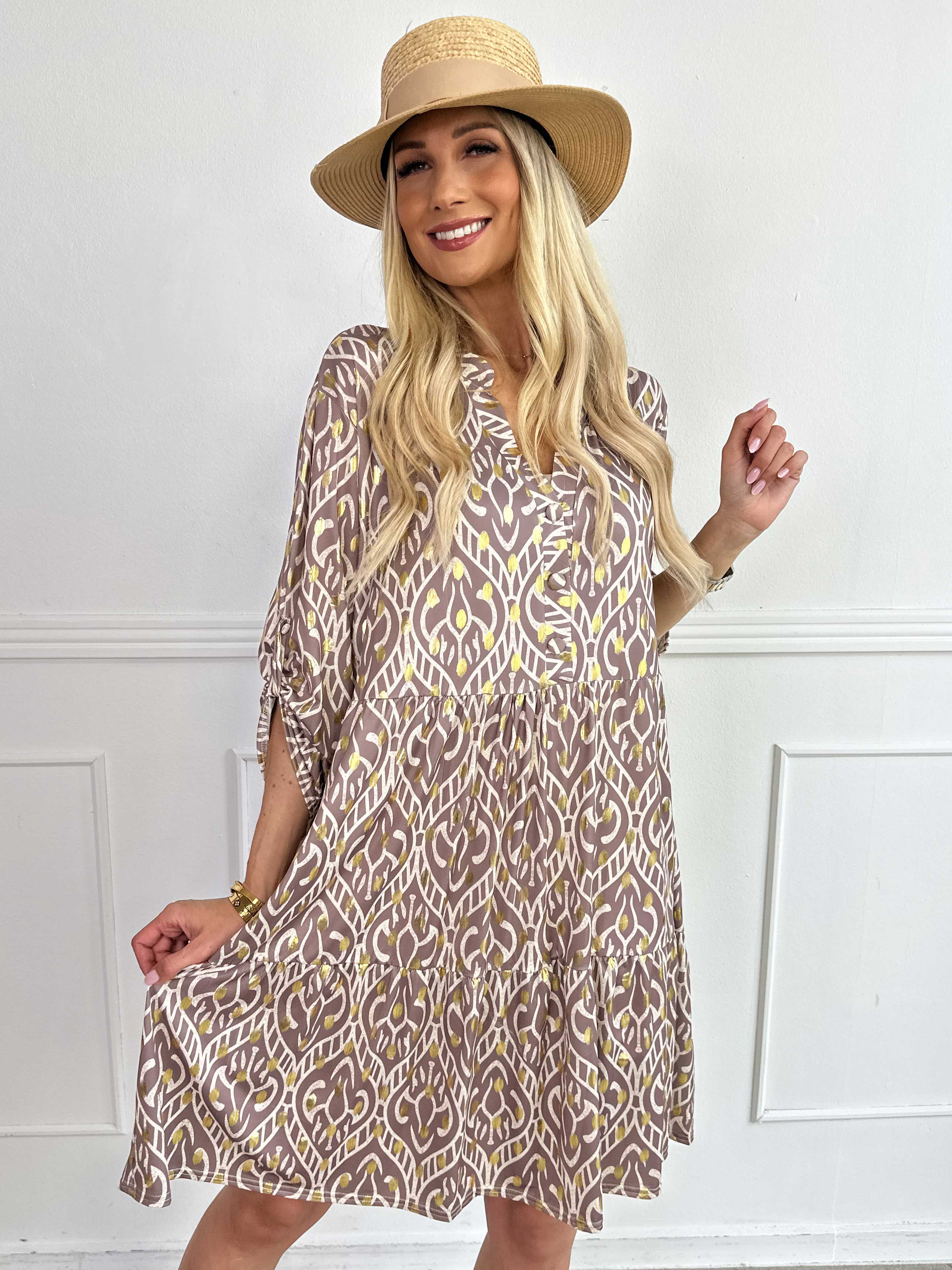 Milano Boho Midi - Mönstrad klänning med guldfärgade prickar och lager-på-lager-look