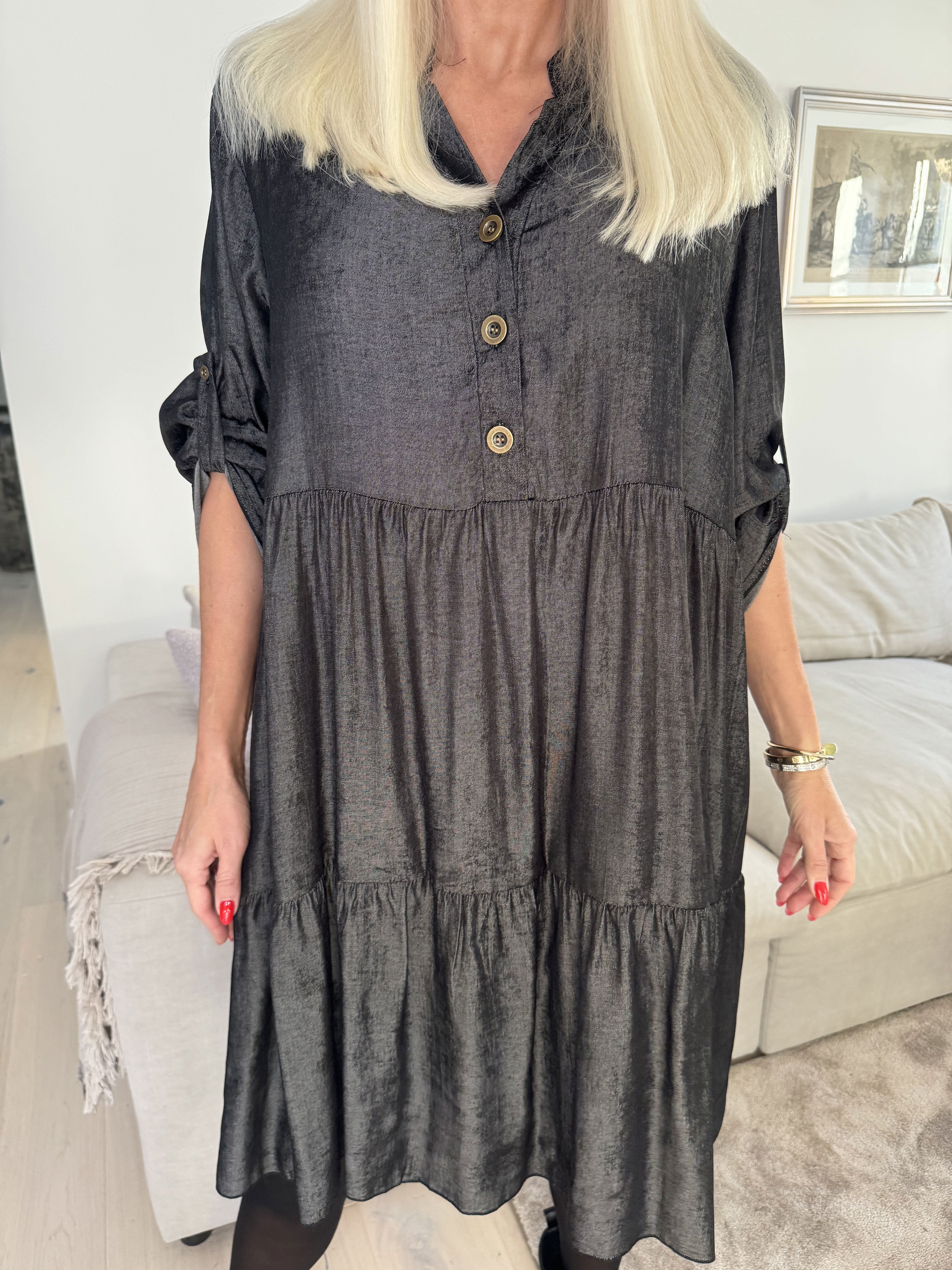 Milano Denim Midi - Söt viskosklänning med lager-på-lager-look