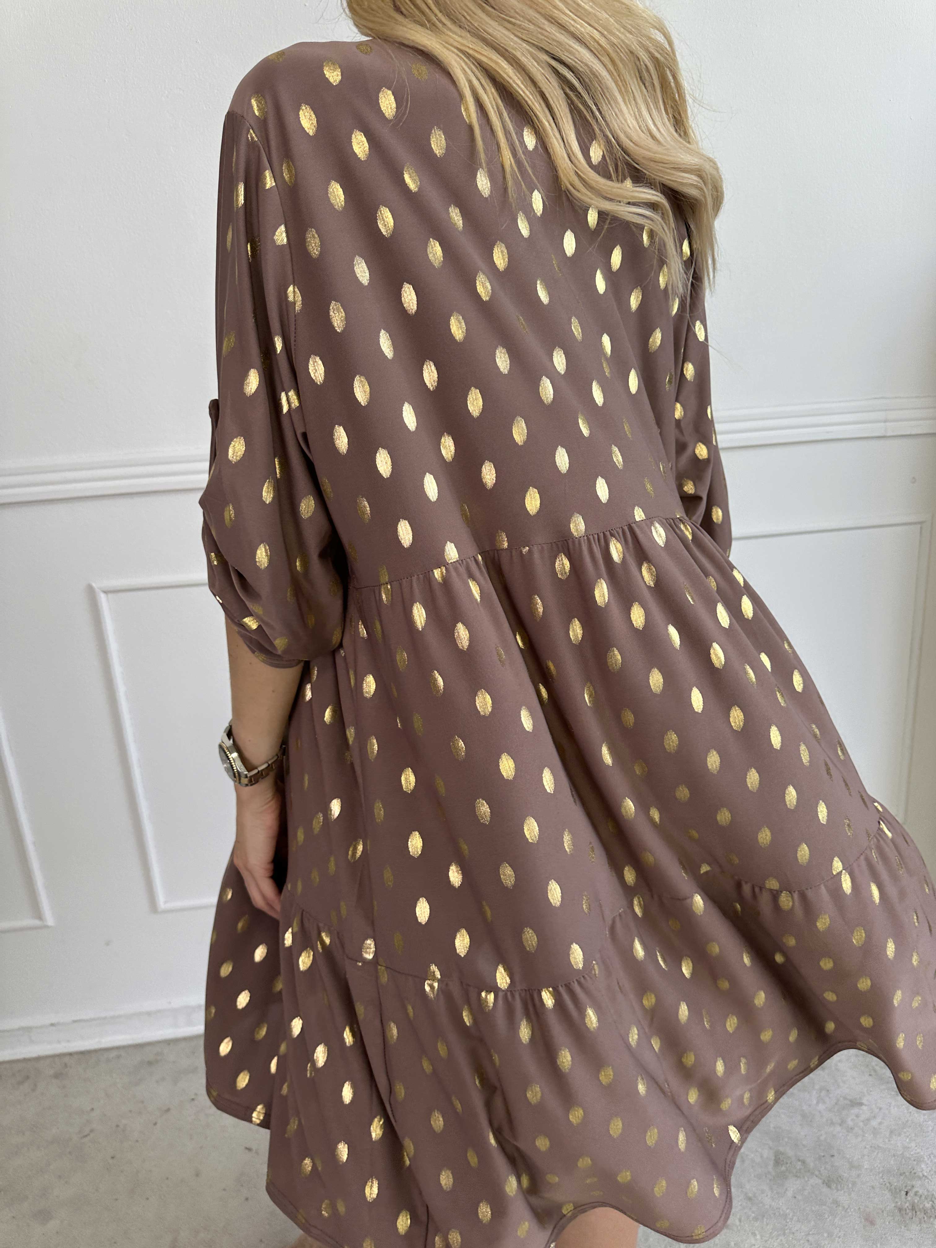 Milano Gold Midi - Elastisk klänning med guldiga prickar och lager på lager look