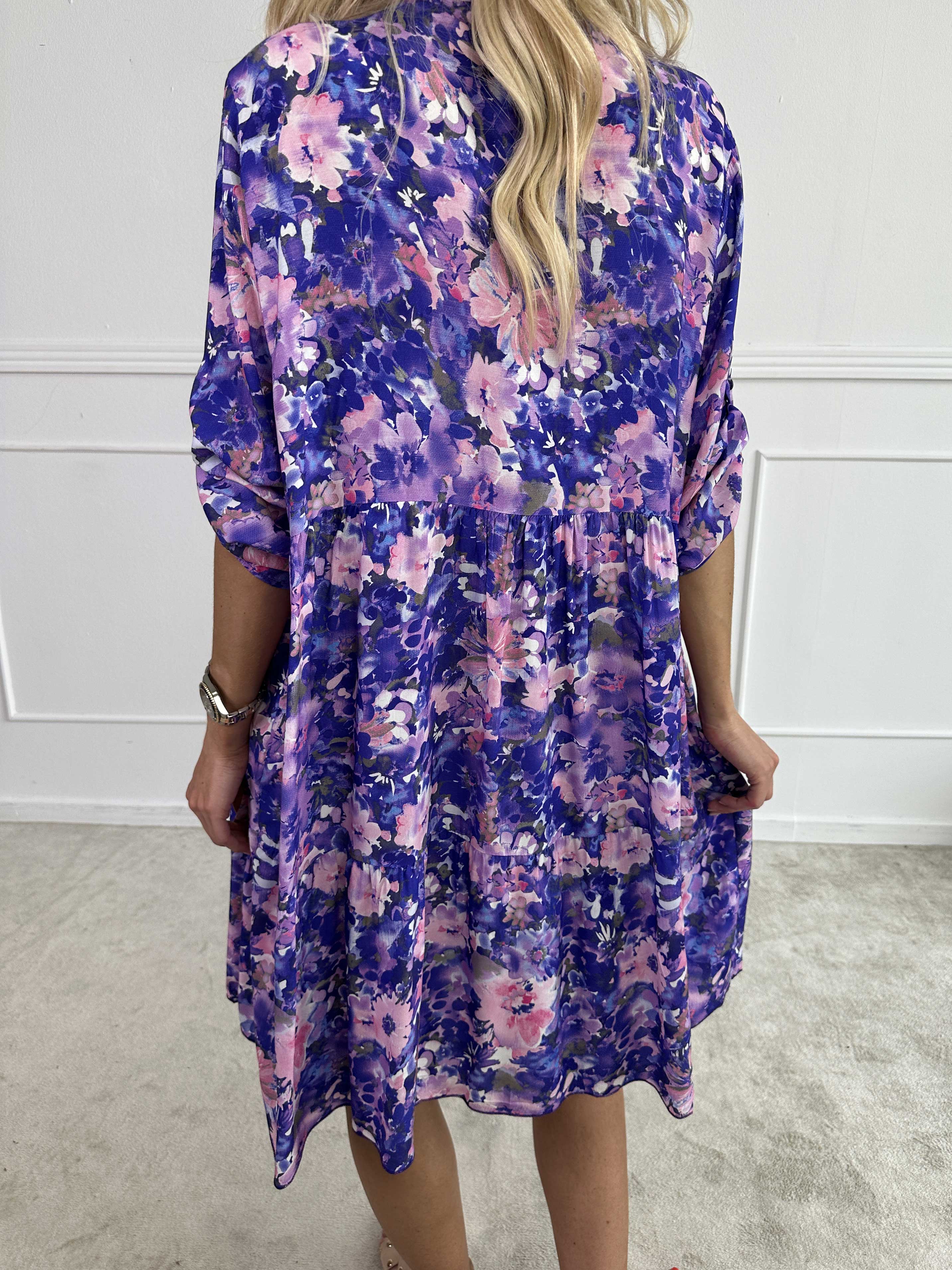 Milano Floral Viscose Midi - Klänning i viskos med blomstermönster