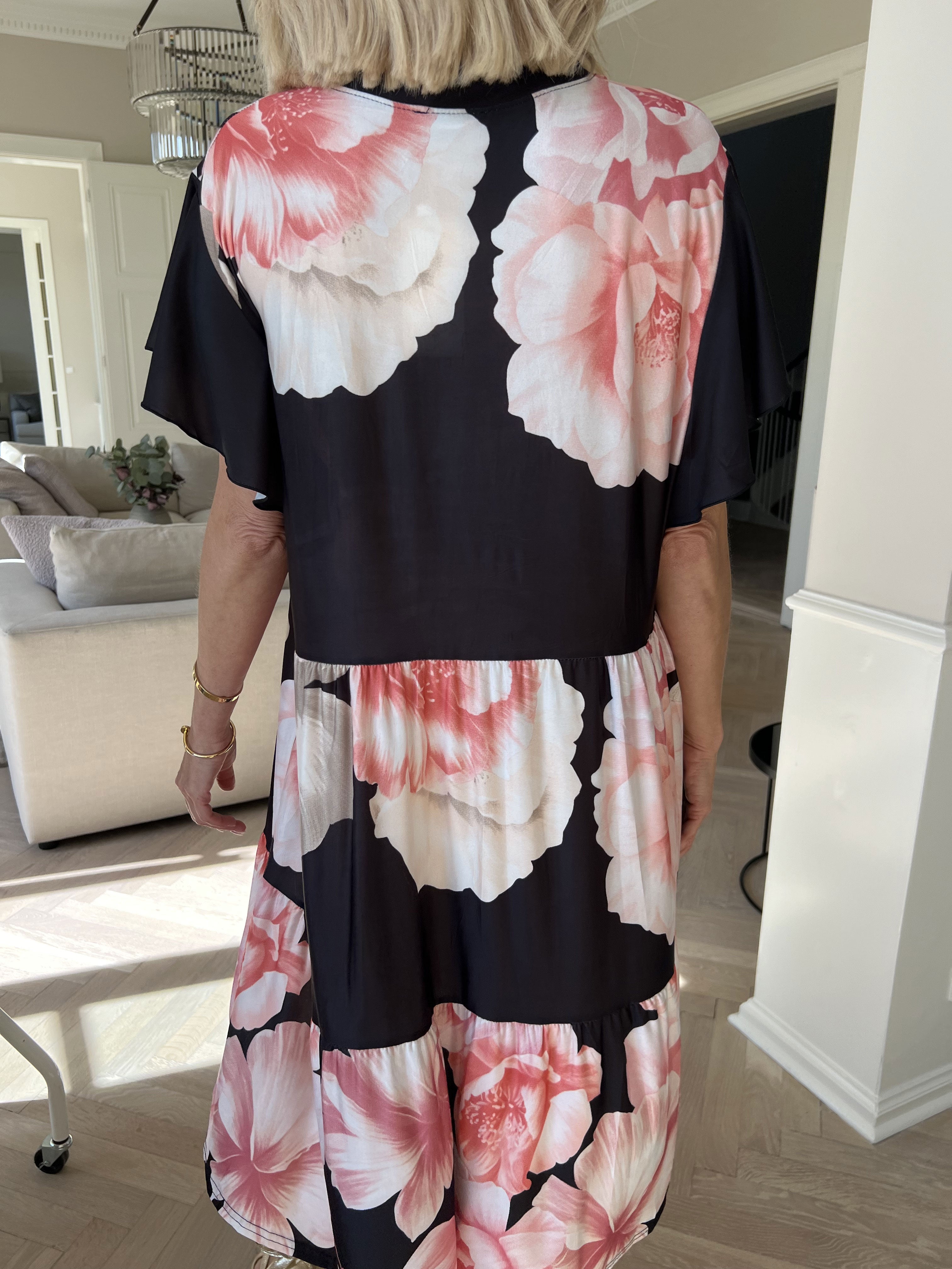 Milano Peony Midi S/S - Blommig klänning med lagerlook