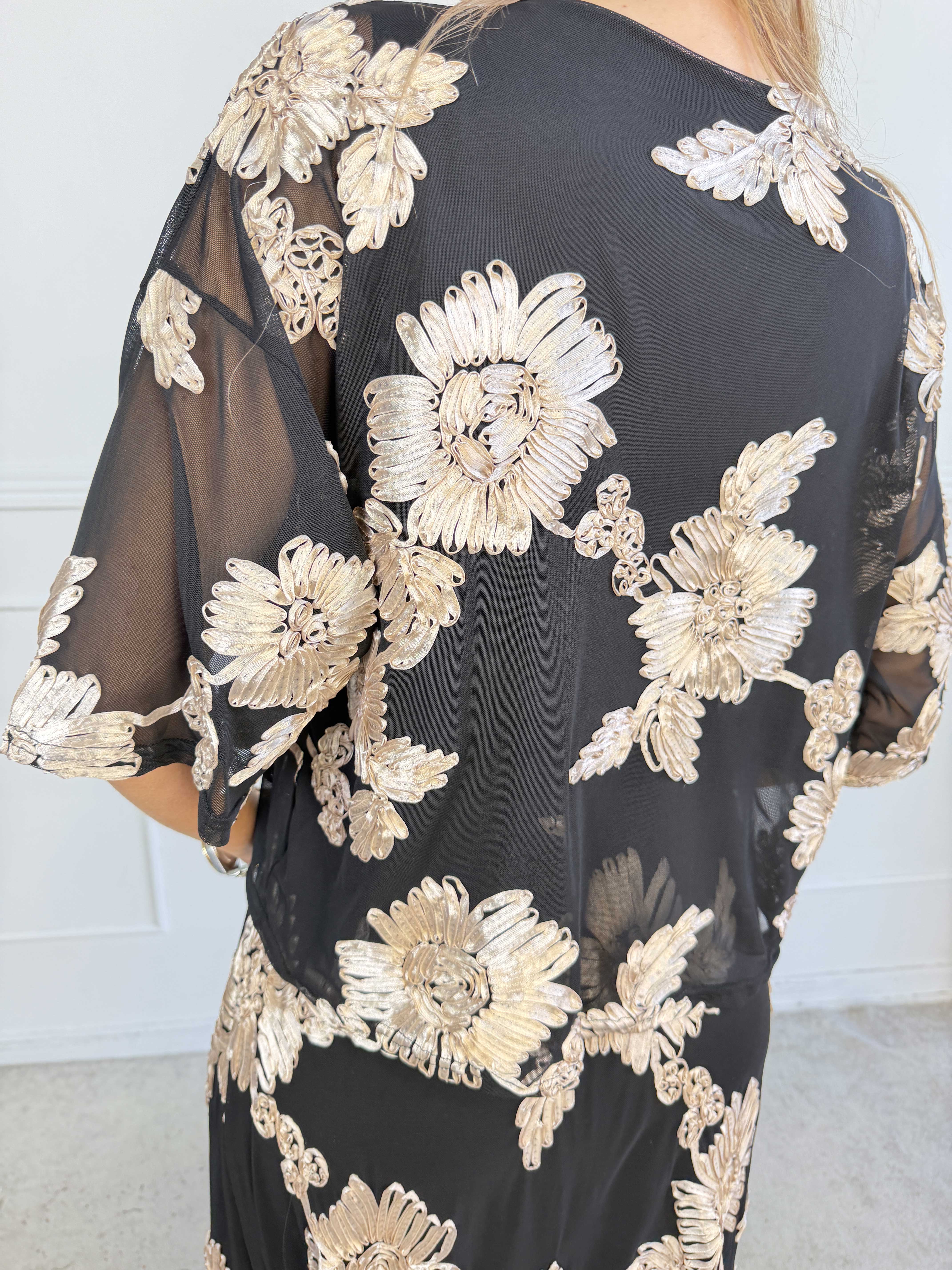 Mily Flora - Stretchig tunika i vacker mesh med fina blomstermotiv