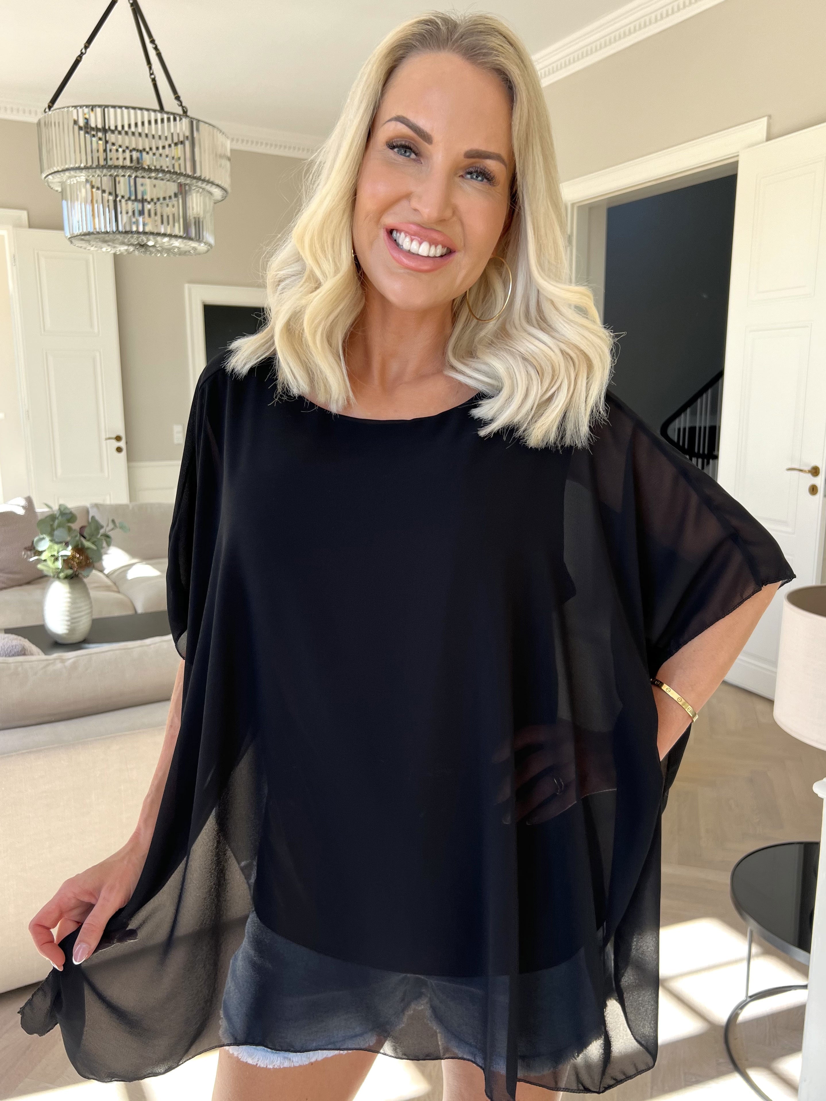 Mirabella Plain Shirt - Söt tunika med löst chiffonglager