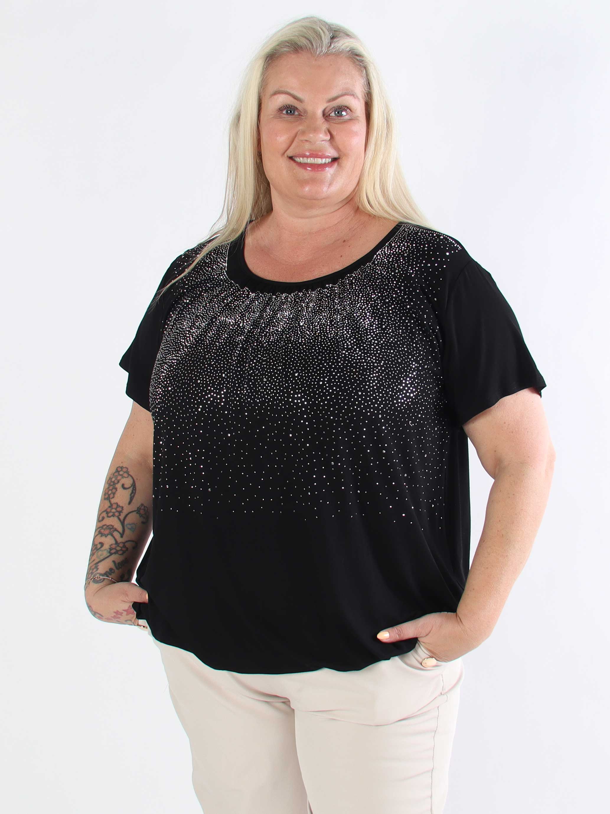 Miracle Crystal T-shirt - Mjuk plus size blus i viskos med strass