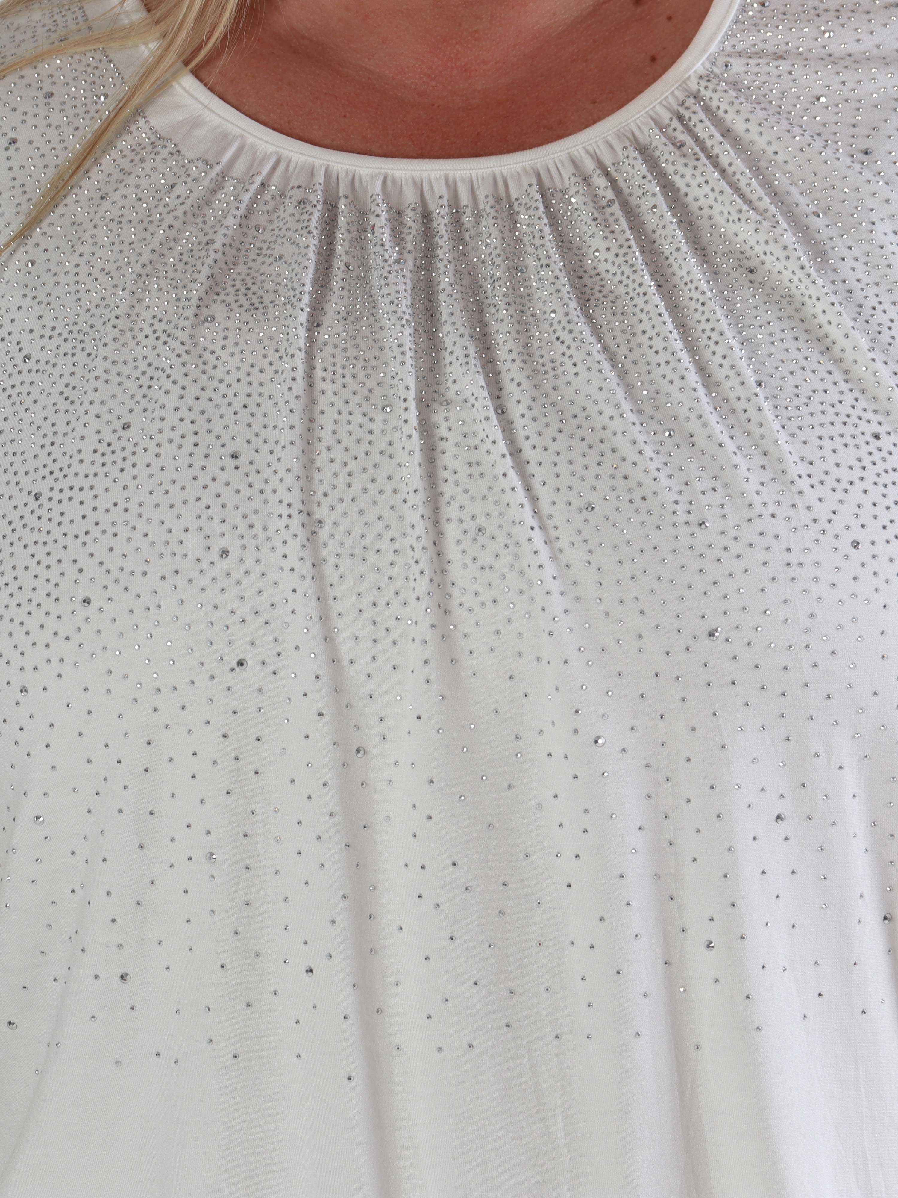 Miracle Crystal T-shirt - Mjuk plus size blus i viskos med strass