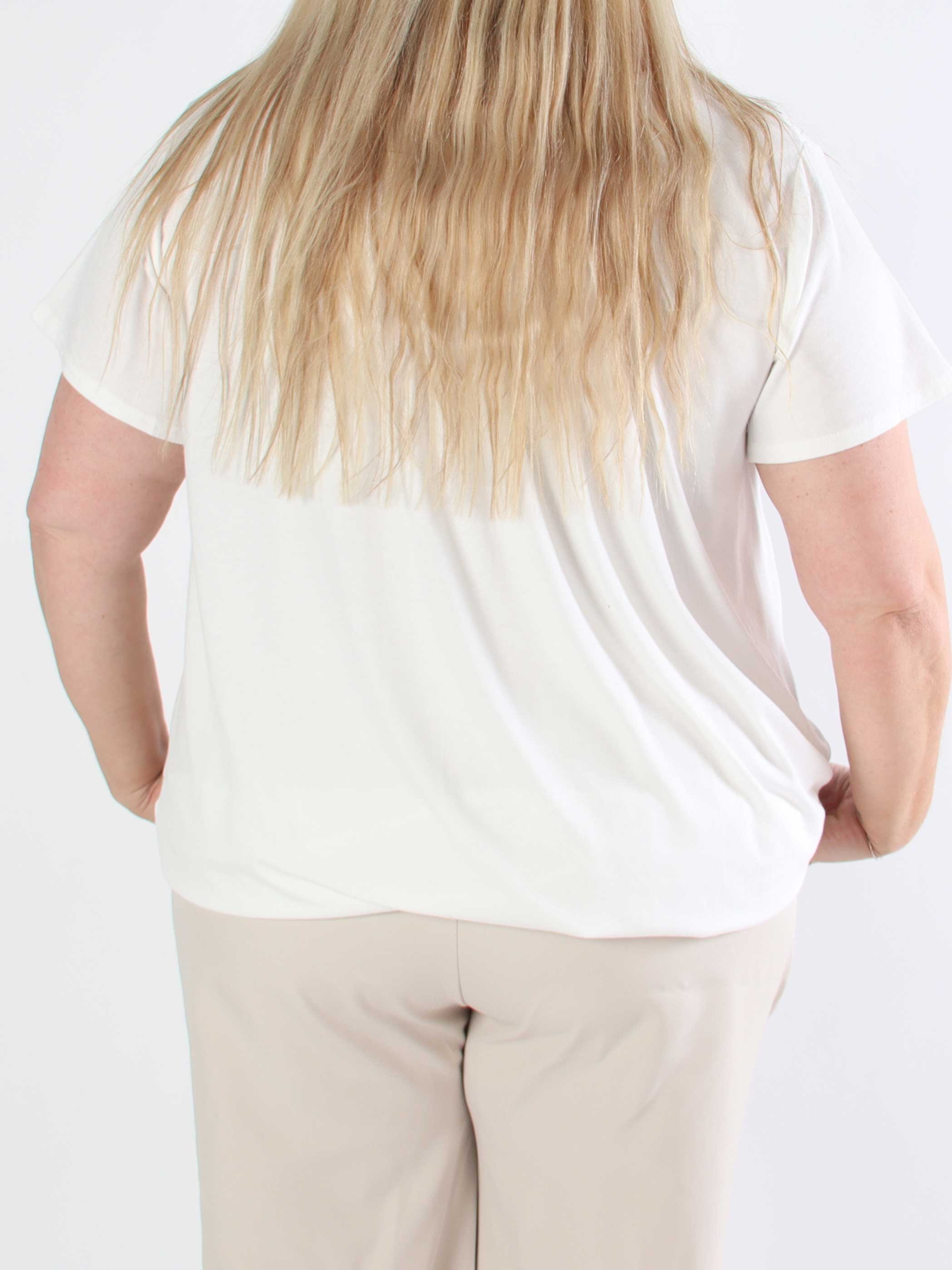 Miracle Crystal T-shirt - Mjuk plus size blus i viskos med strass