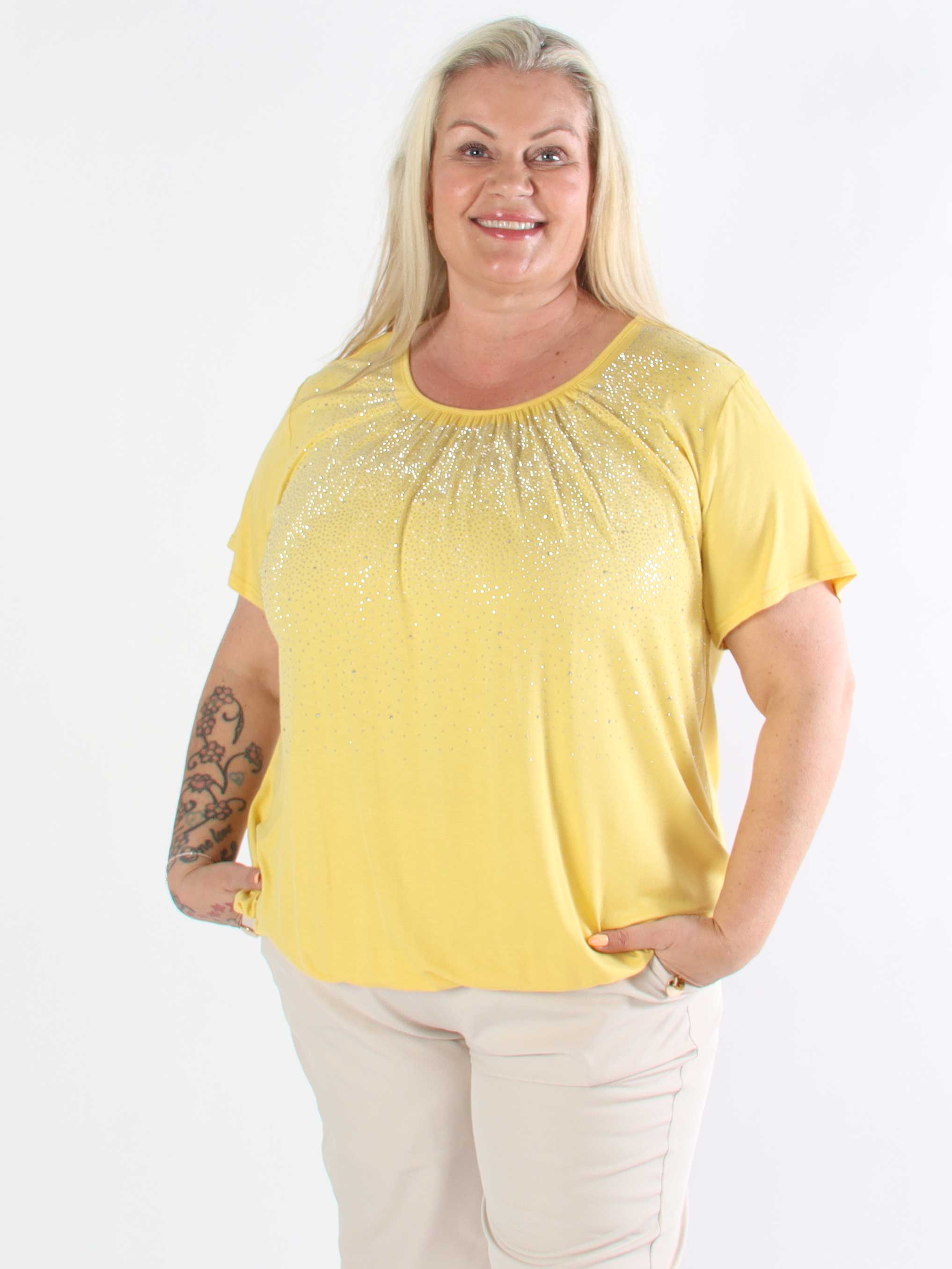 Miracle Crystal T-shirt - Mjuk plus size blus i viskos med strass