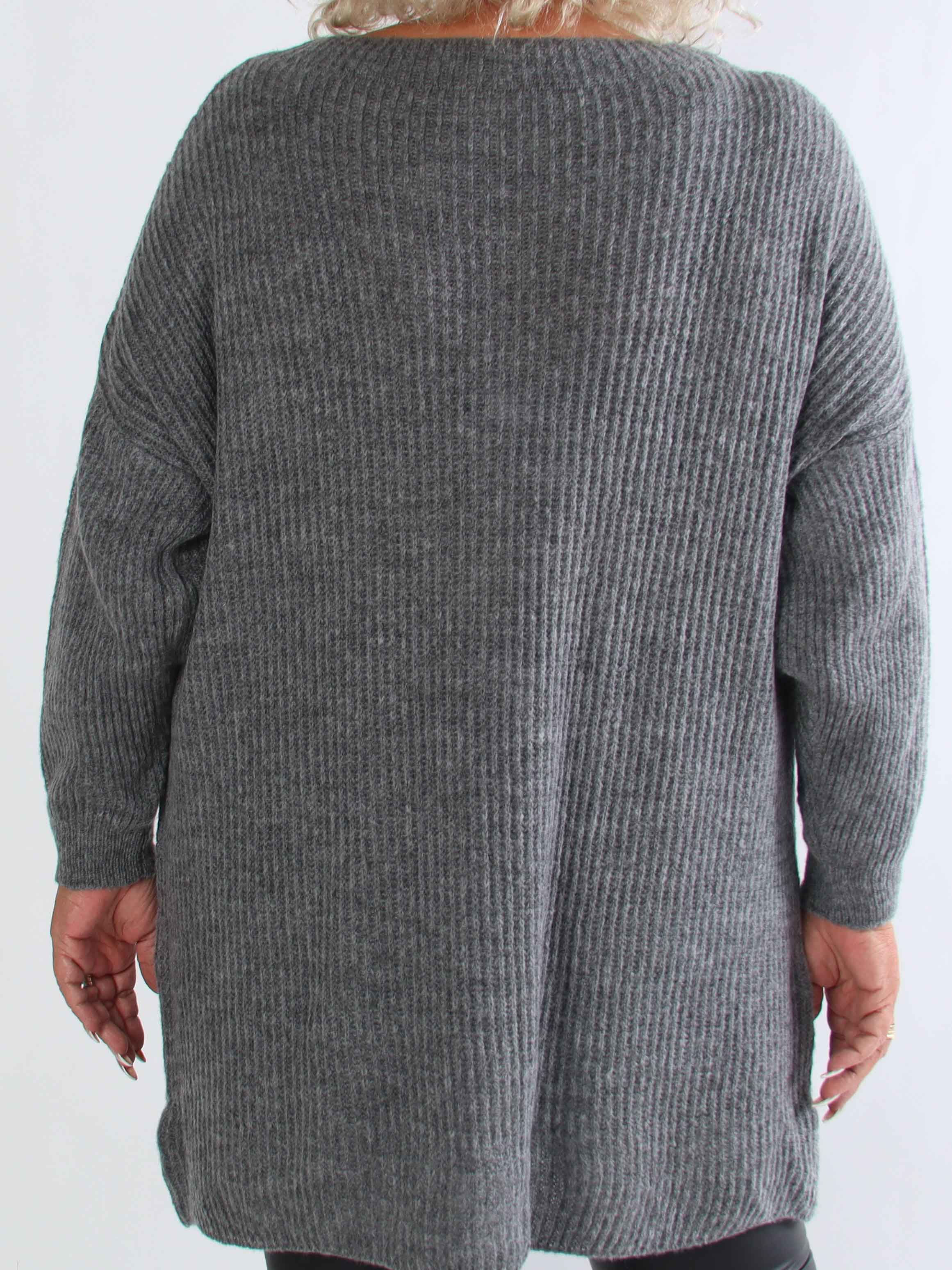 Miranda - Stickad plus size klänning med fickor framtill